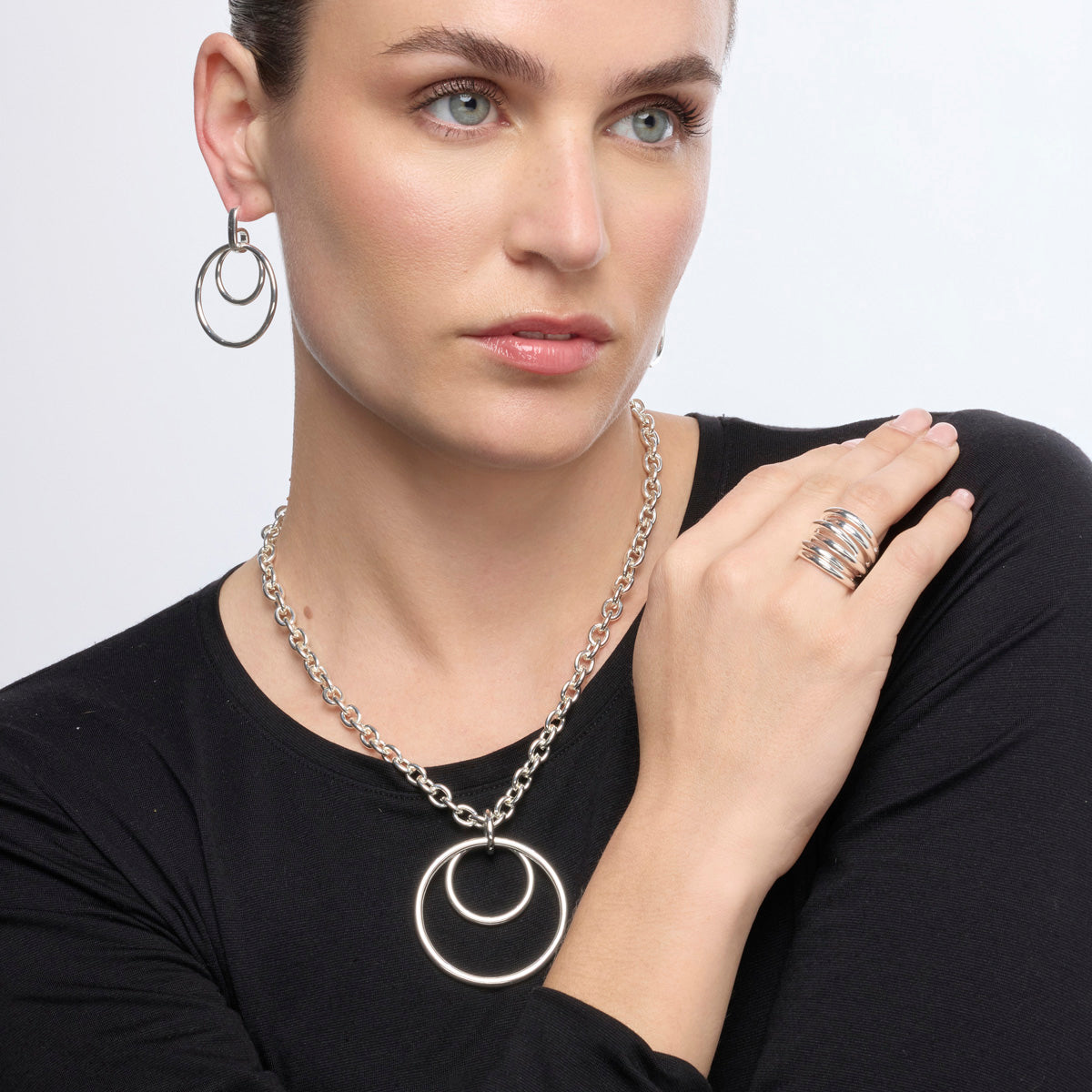 Silver finished collar - Makir