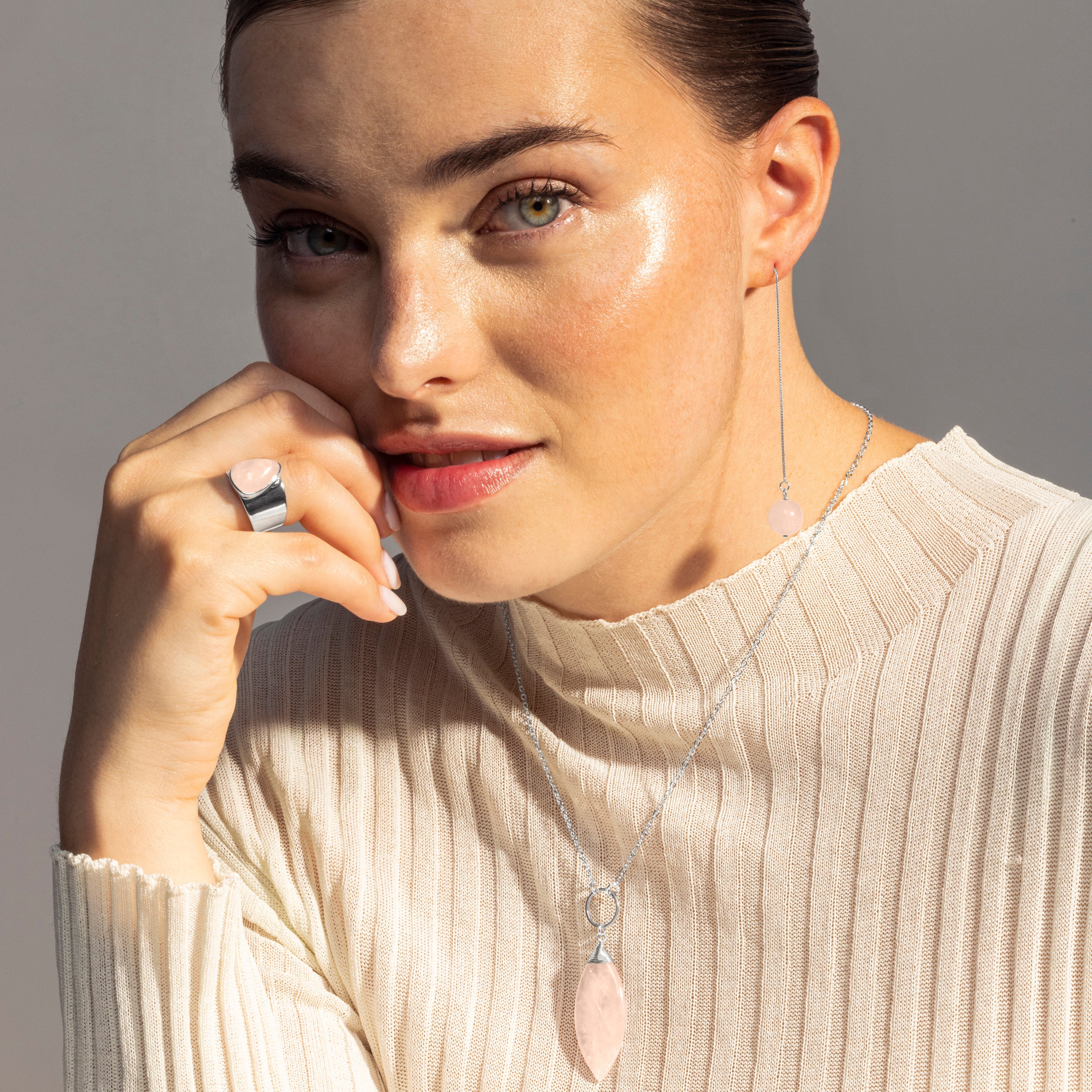 Rose Quartz Ring finished in rhodium - Sheak