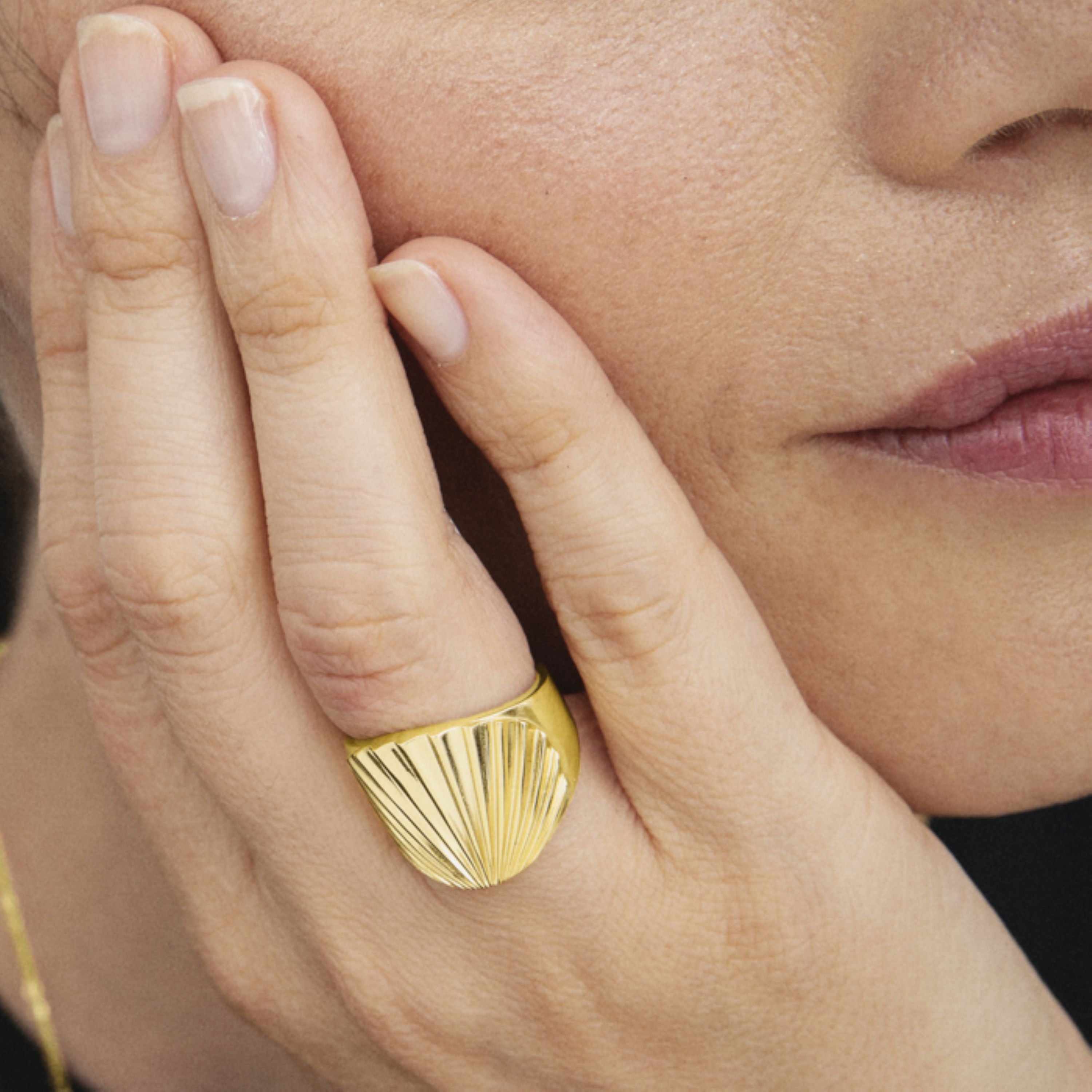 Anillo de Plata de Ley 925 con Circonita Brillante acabado en oro amarillo 18K - Pabrak