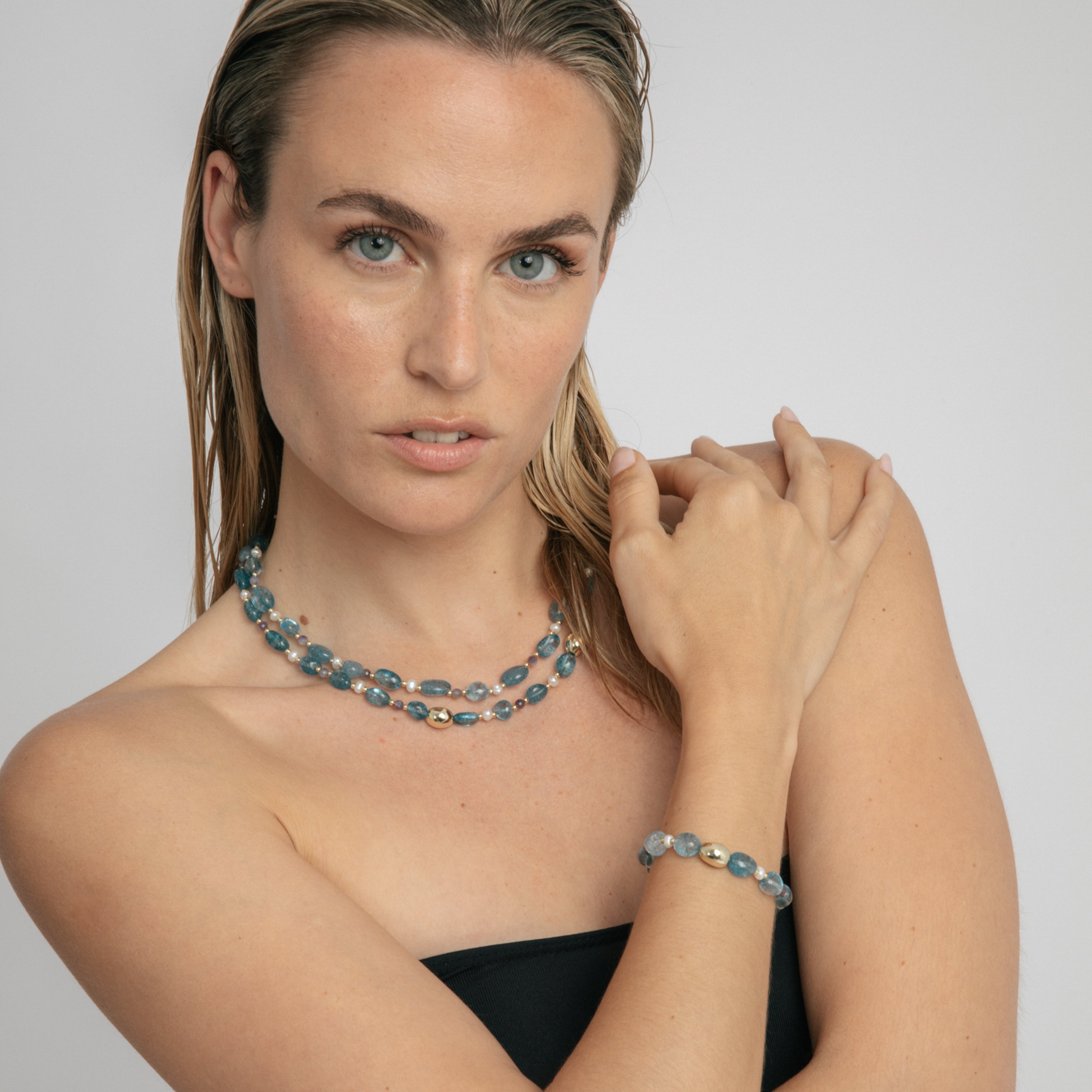 Pulsera de Plata de Ley 925 y Cristal Azul acabado en oro amarillo 18k - Aswudi