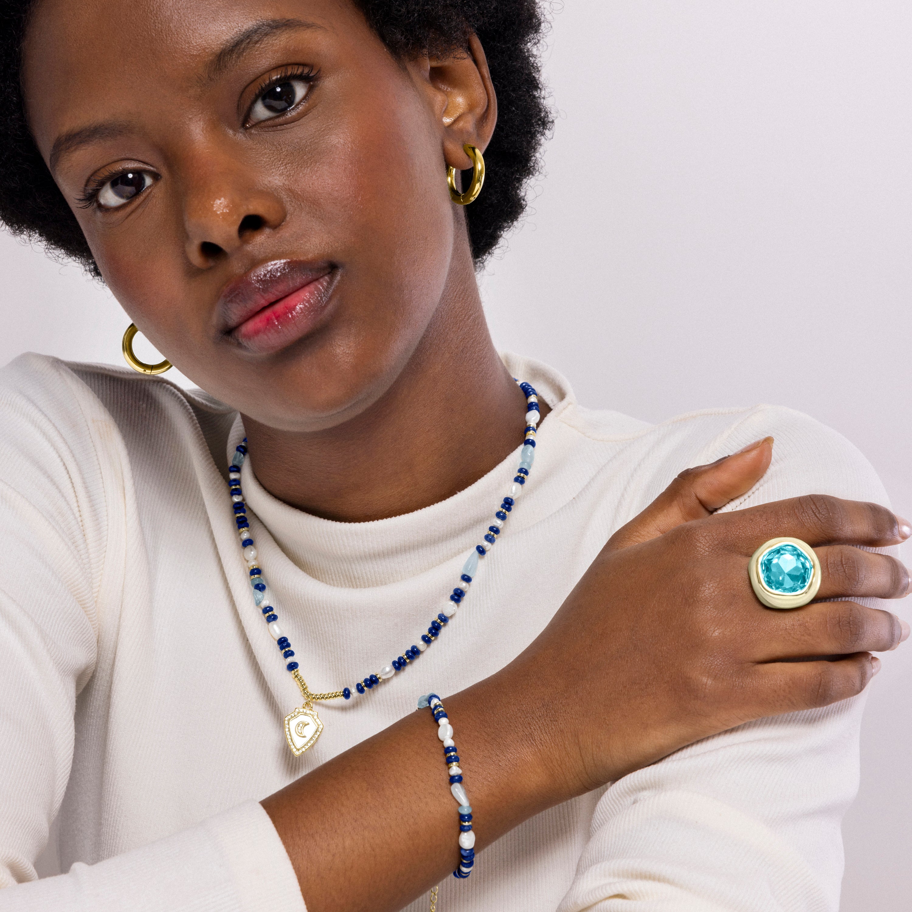 Pulsera de Plata de Ley 925 y Lapislazuli Natural acabada en oro amarillo de 18k - Menya