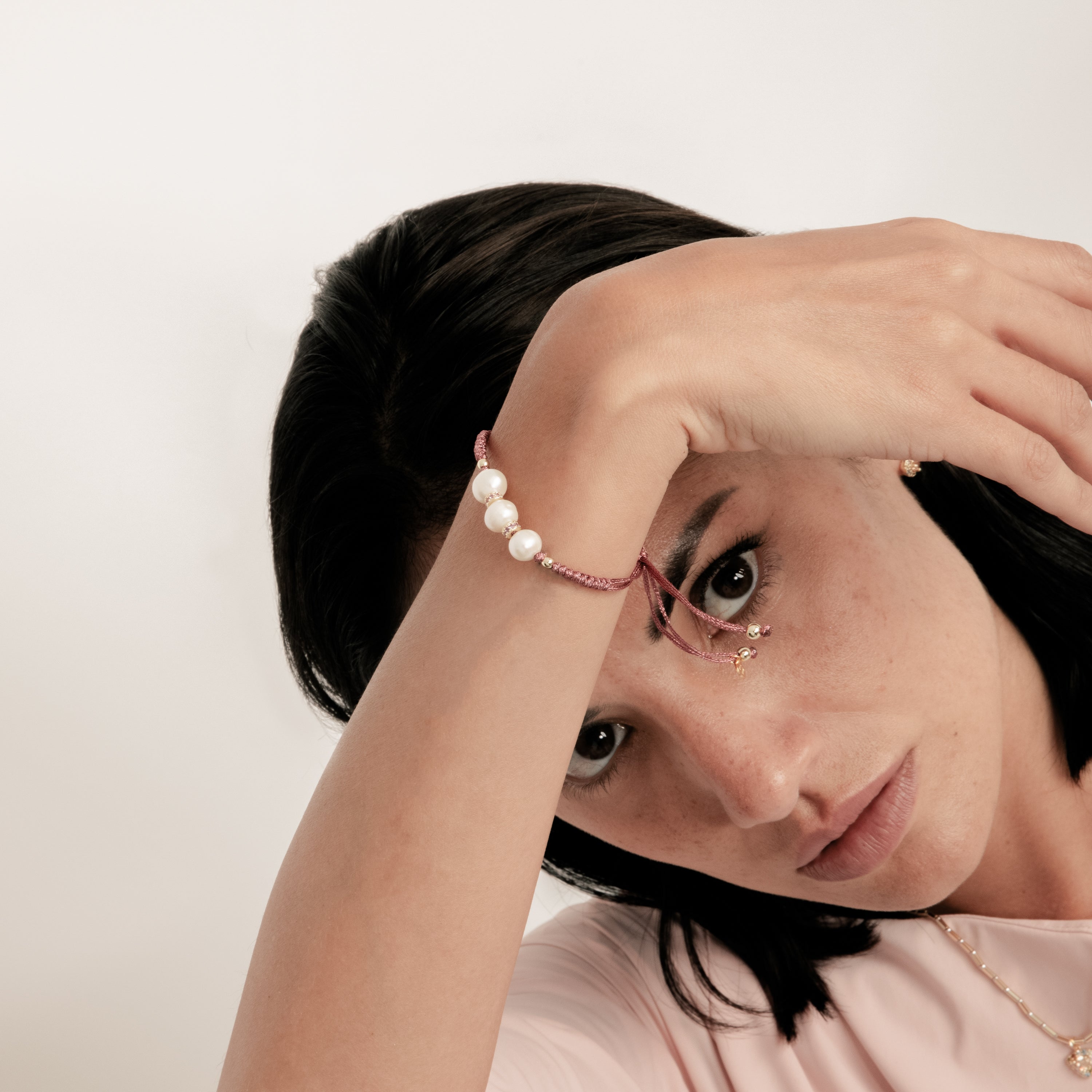 Pulsera de Plata de Ley 925 y Perla Blanca acabado en oro amarillo 18k - Melmay