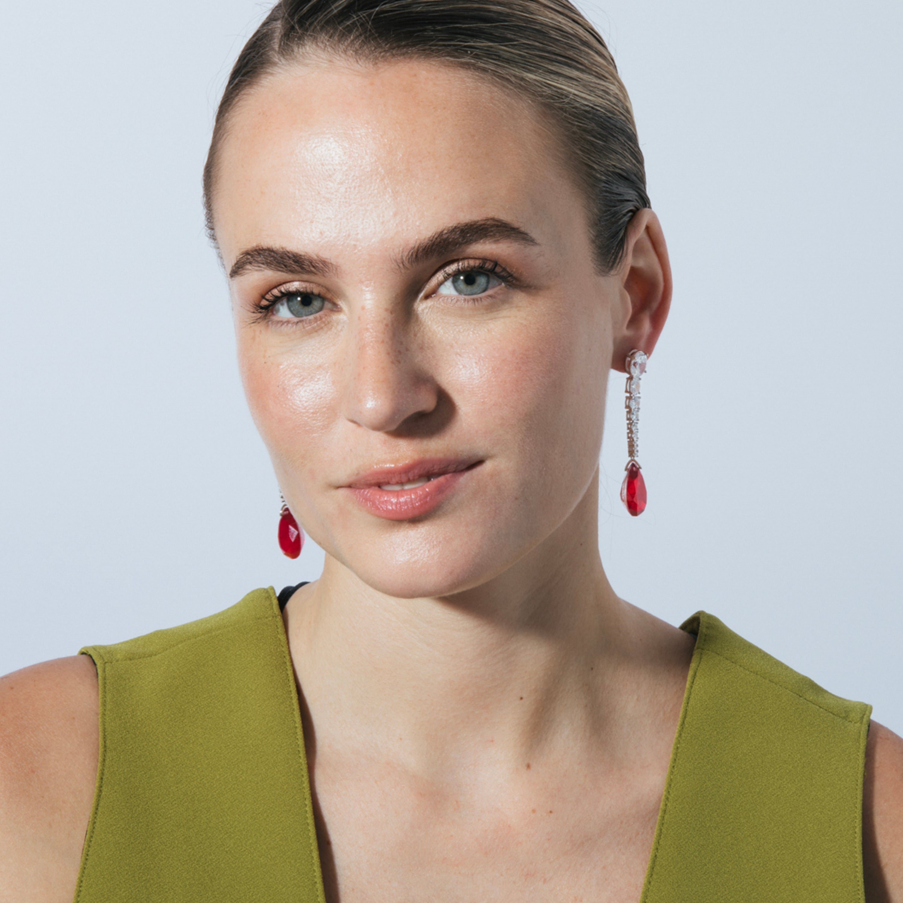 Pendientes de Plata de Ley 925 y Cuarzo Hidrotermal Cereza acabado en rodio - Kim