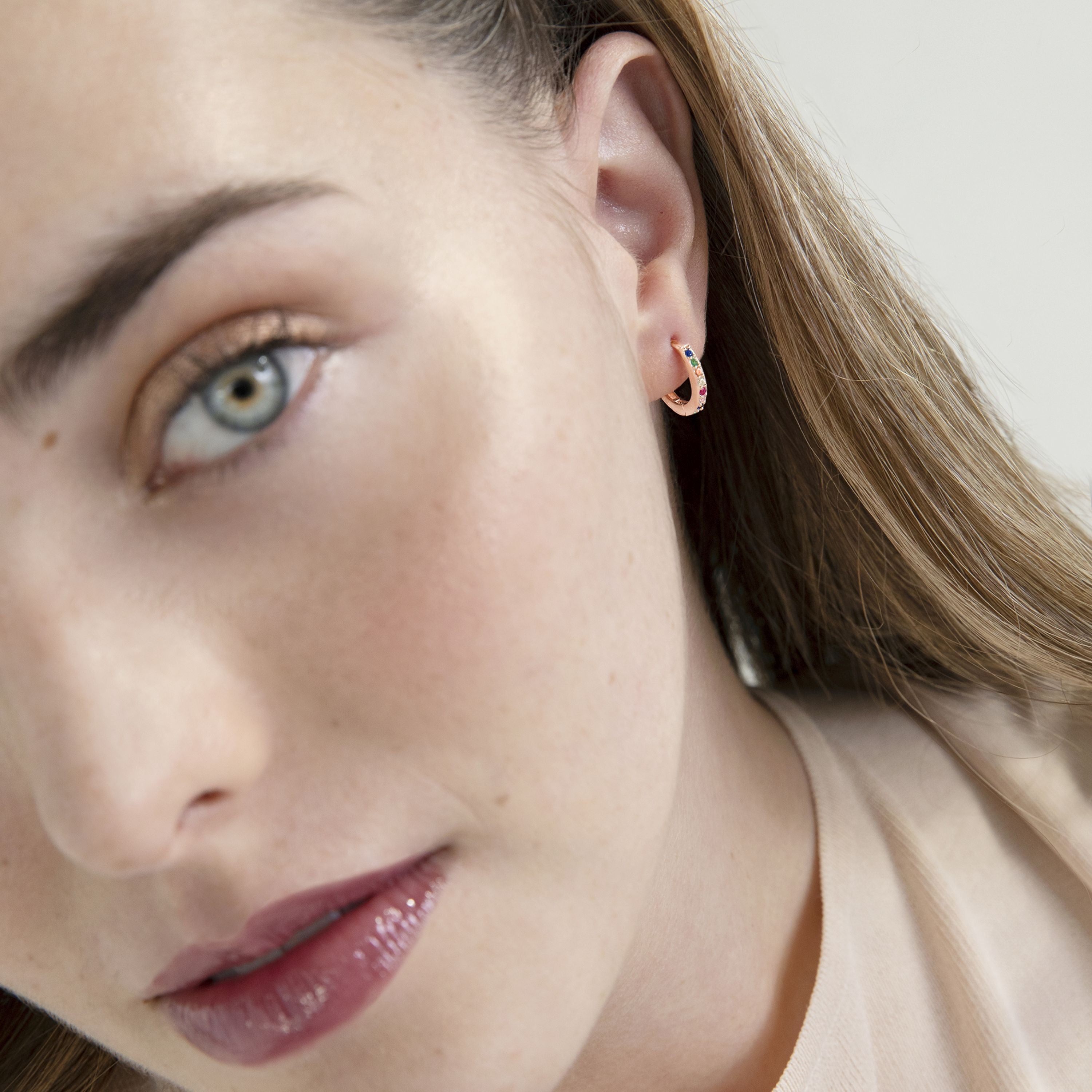 Pendientes de 10mm de diámetro de Plata de Ley 925 con Circonita Multicolor acabados en oro rosa de 18K - Valarys