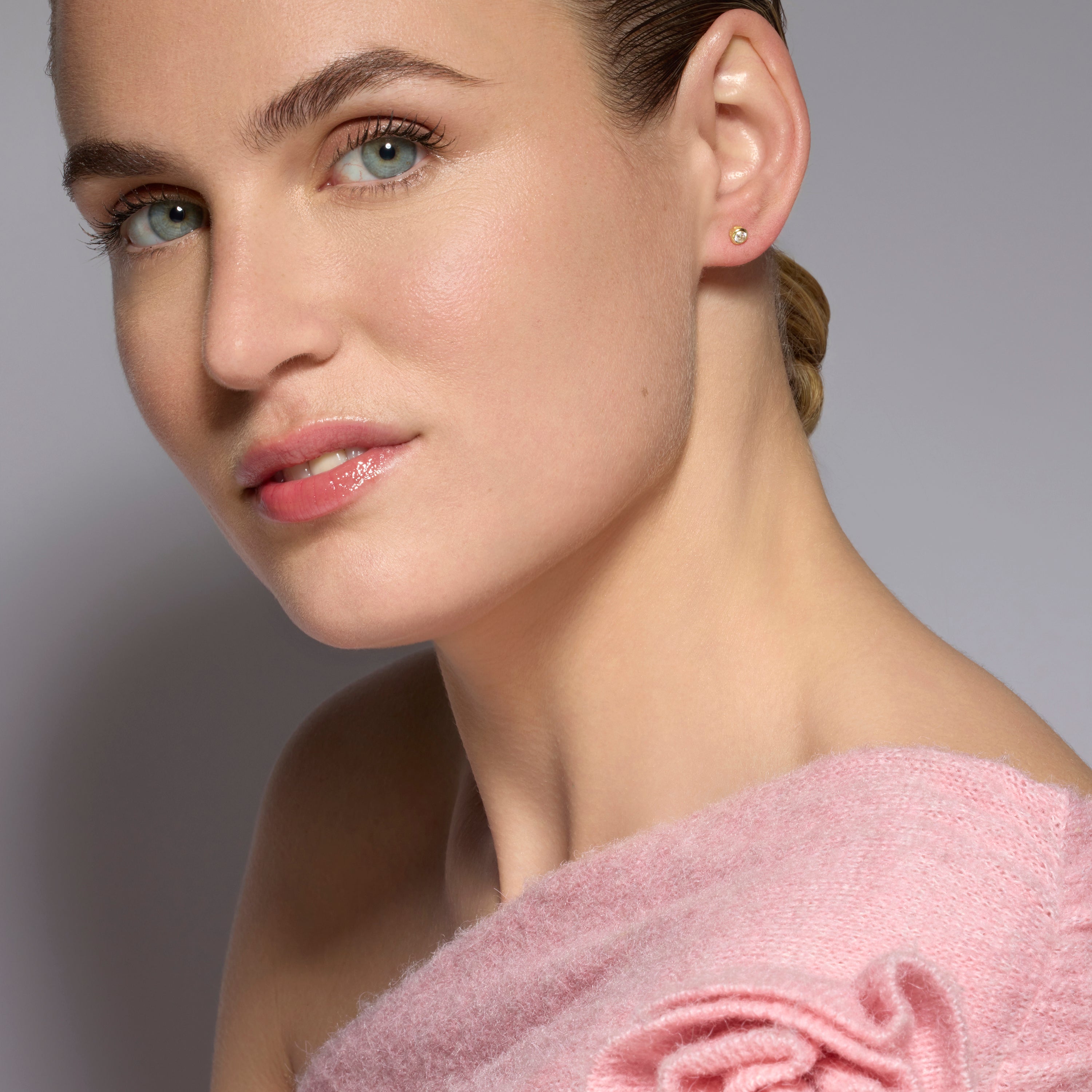 Pendientes de plata de ley 925 de 3mm de diámetro con Circonita Brillante acabados en rodio - Basili