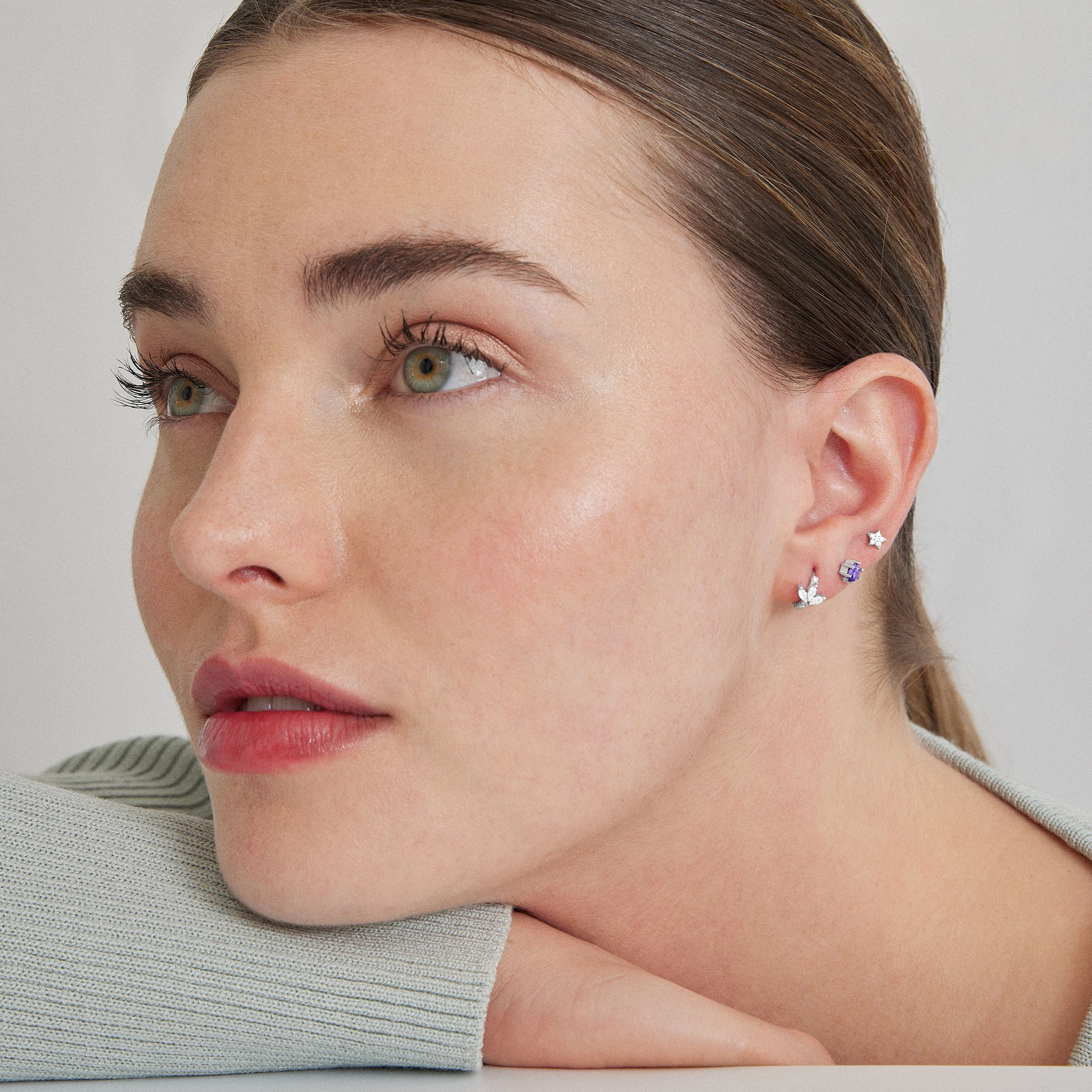 Orecchini in Argento Sterling 925 con Zirconia Amatista rifiniti in rodio - Yedia