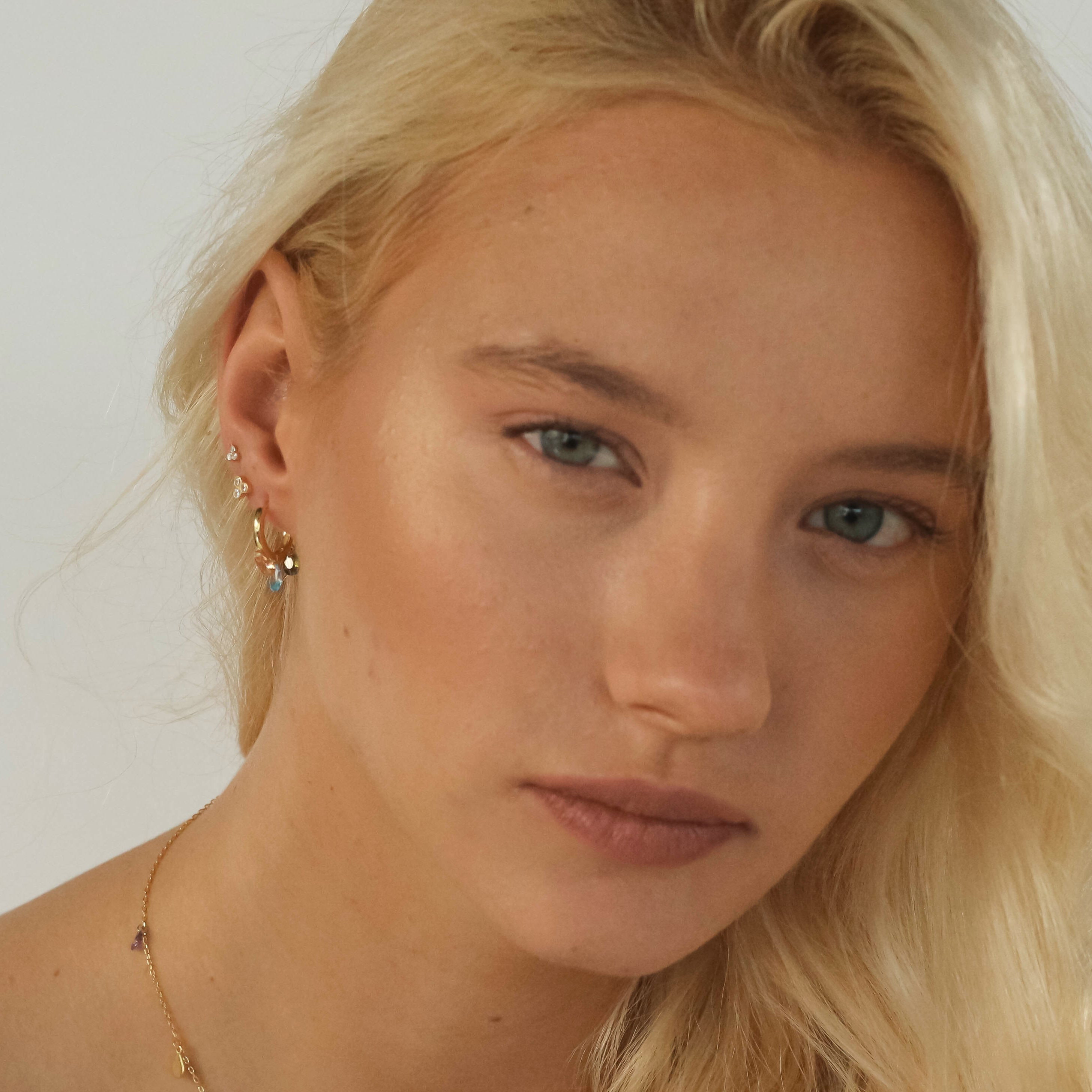 Pendientes de Plata de Ley 925 con Circonita Multicolor acabados en oro amarillo de 18K - Saon