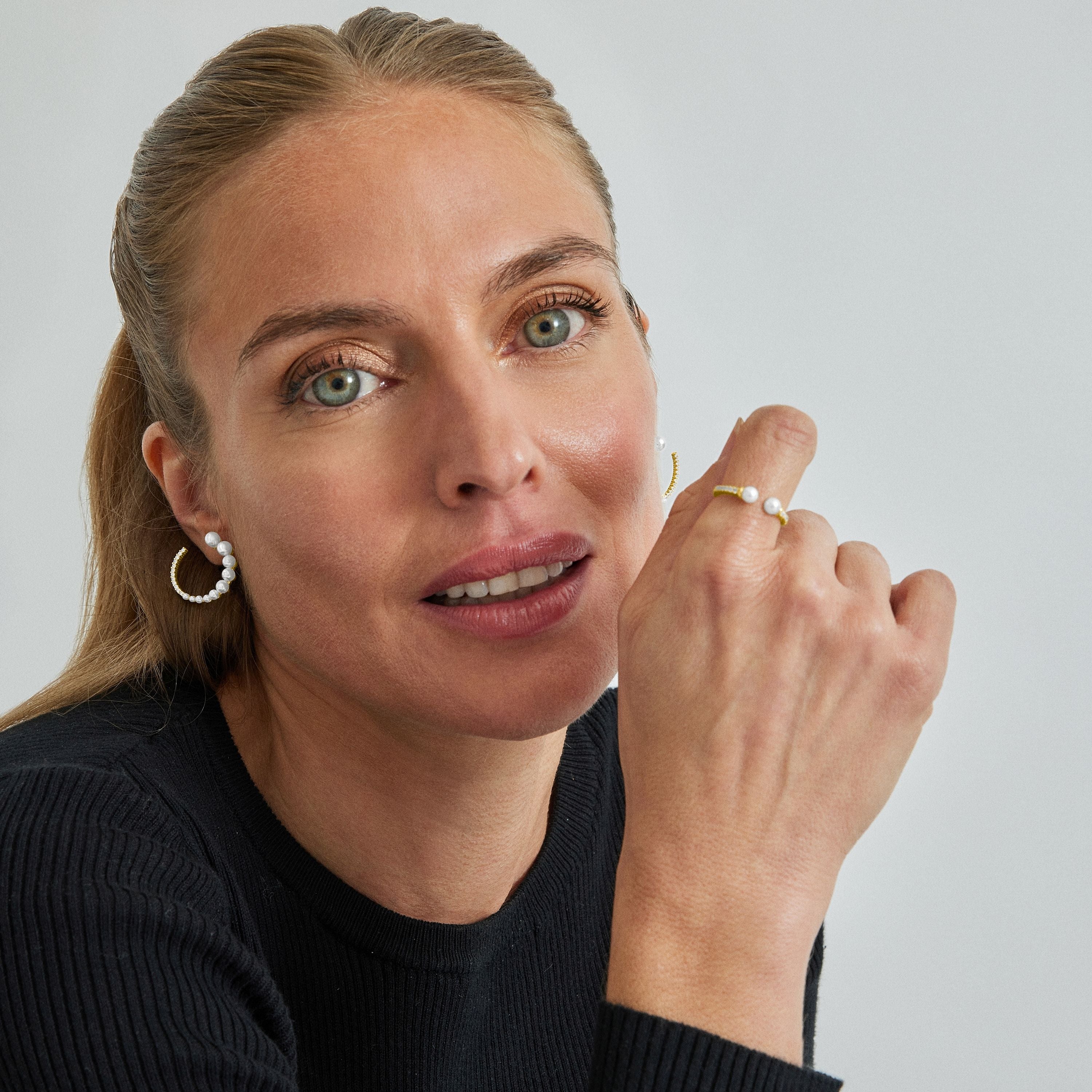 Pendientes de Plata de Ley 925 con Perla Blanca acabados en oro amarillo de 18K - Rymoth