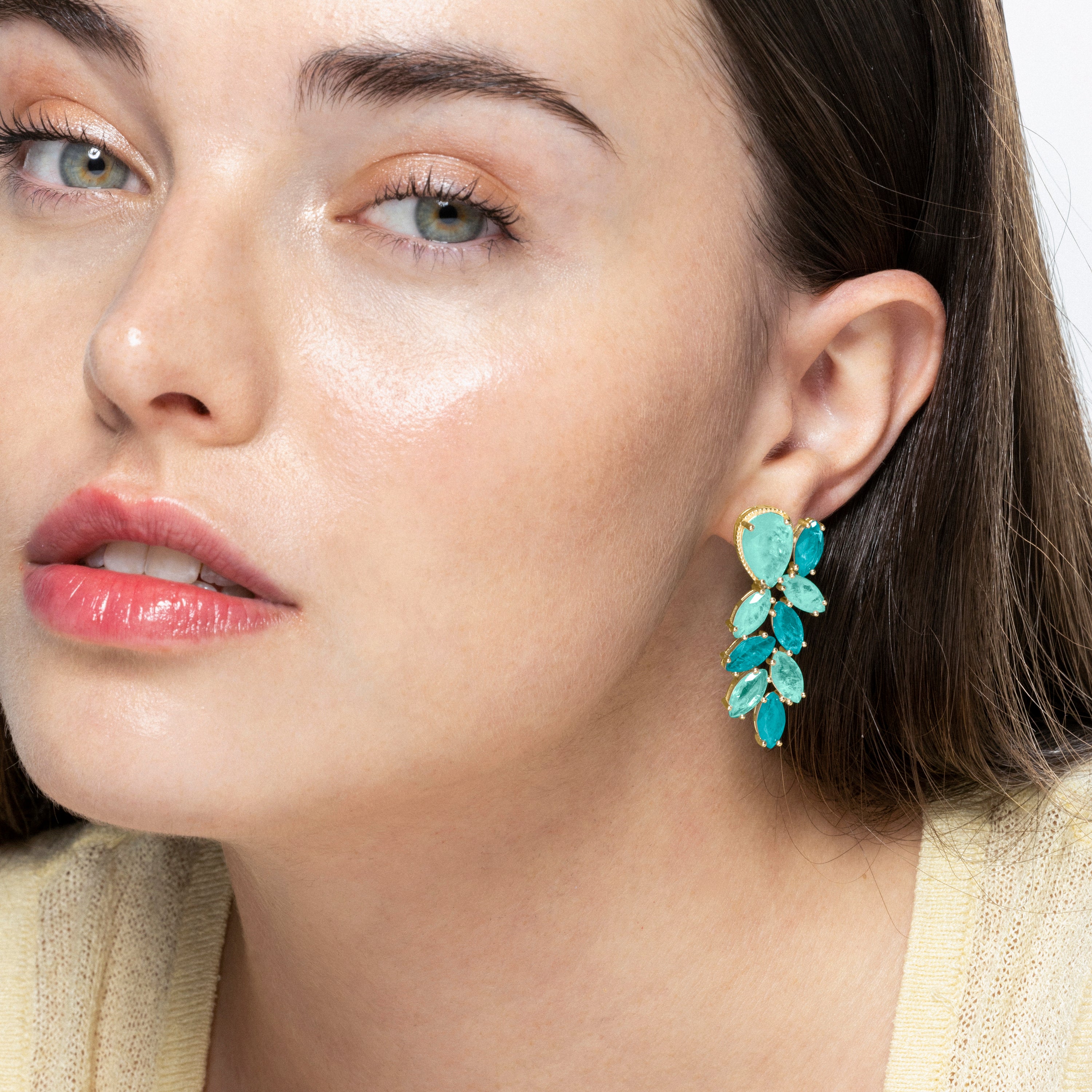 Pendientes de Plata de Ley 925 y Cuarzo Hidrotermal Verde Claro acabados en oro amarillo de 18k - Ziabek