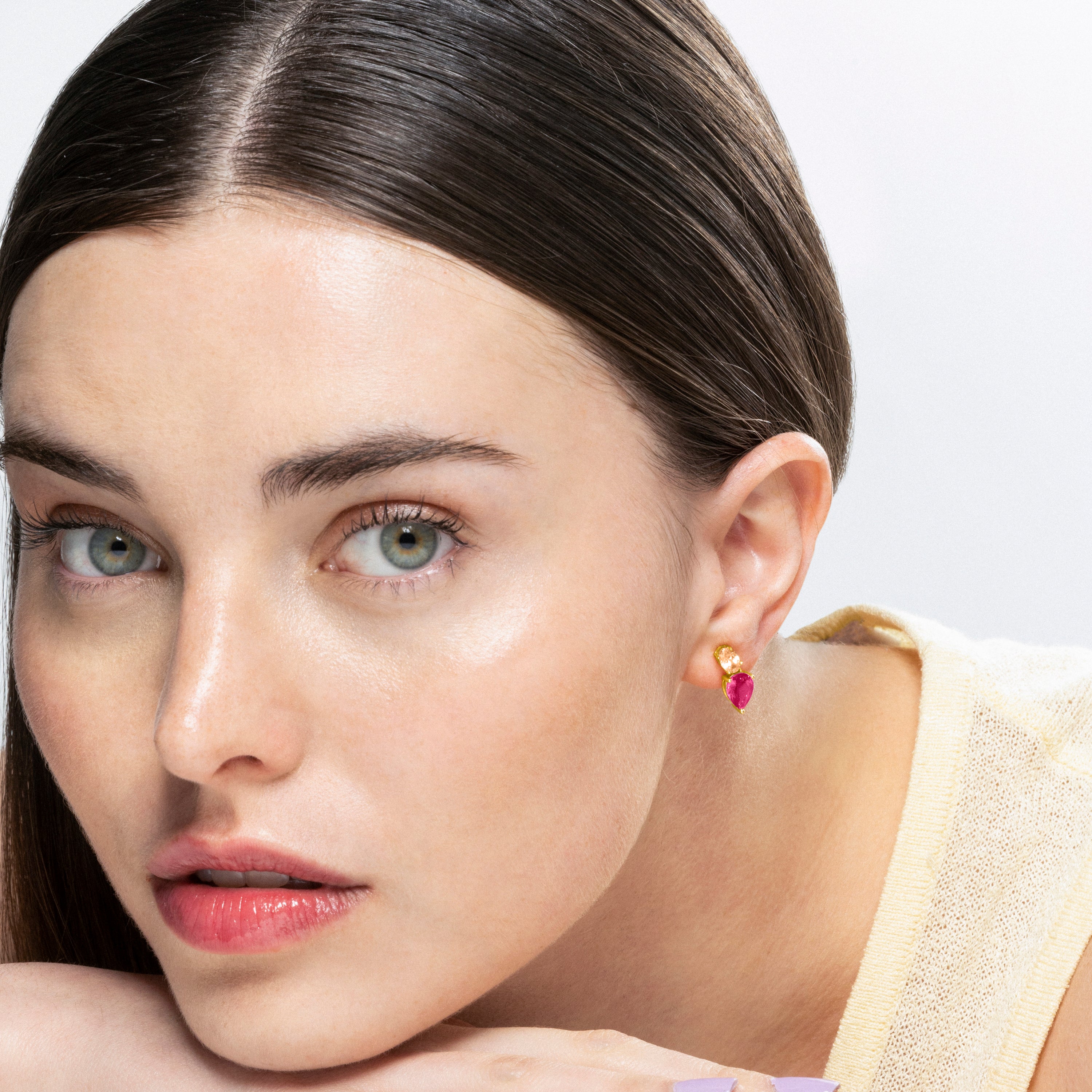 Pendientes de Plata de Ley 925 y Circonita Rosa acabados en oro amarillo de 18k - Isre