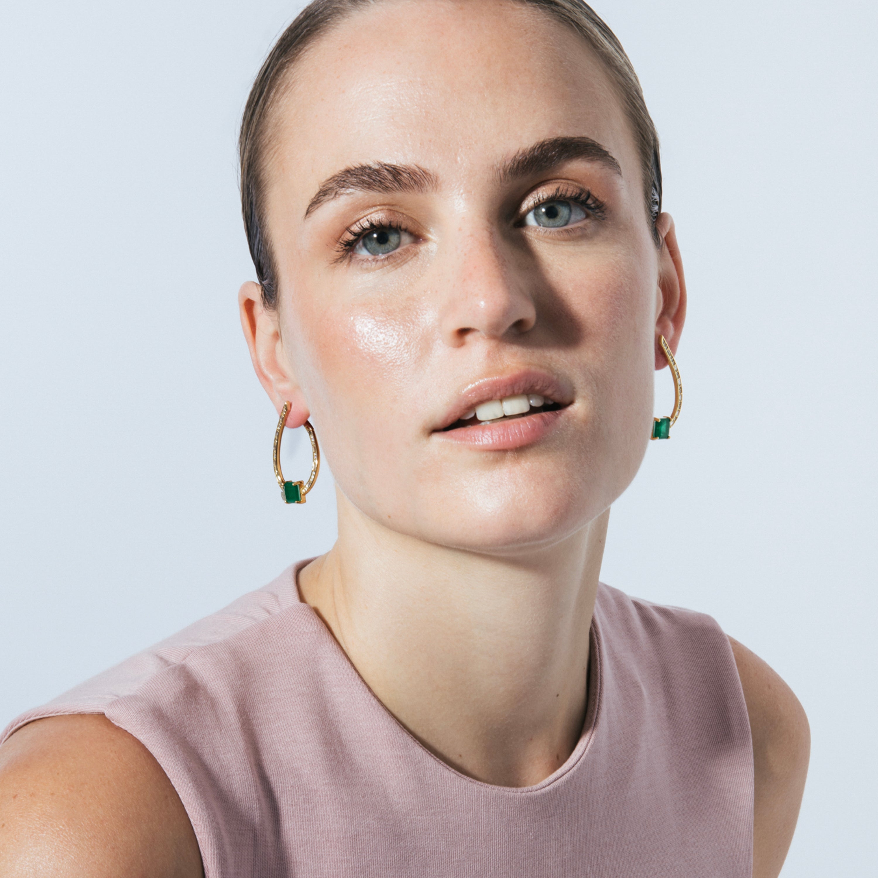 Pendientes de Plata de Ley 925 y Cuarzo Hidrotermal Verde Paraiba acabado en oro amarillo 18k - Idore