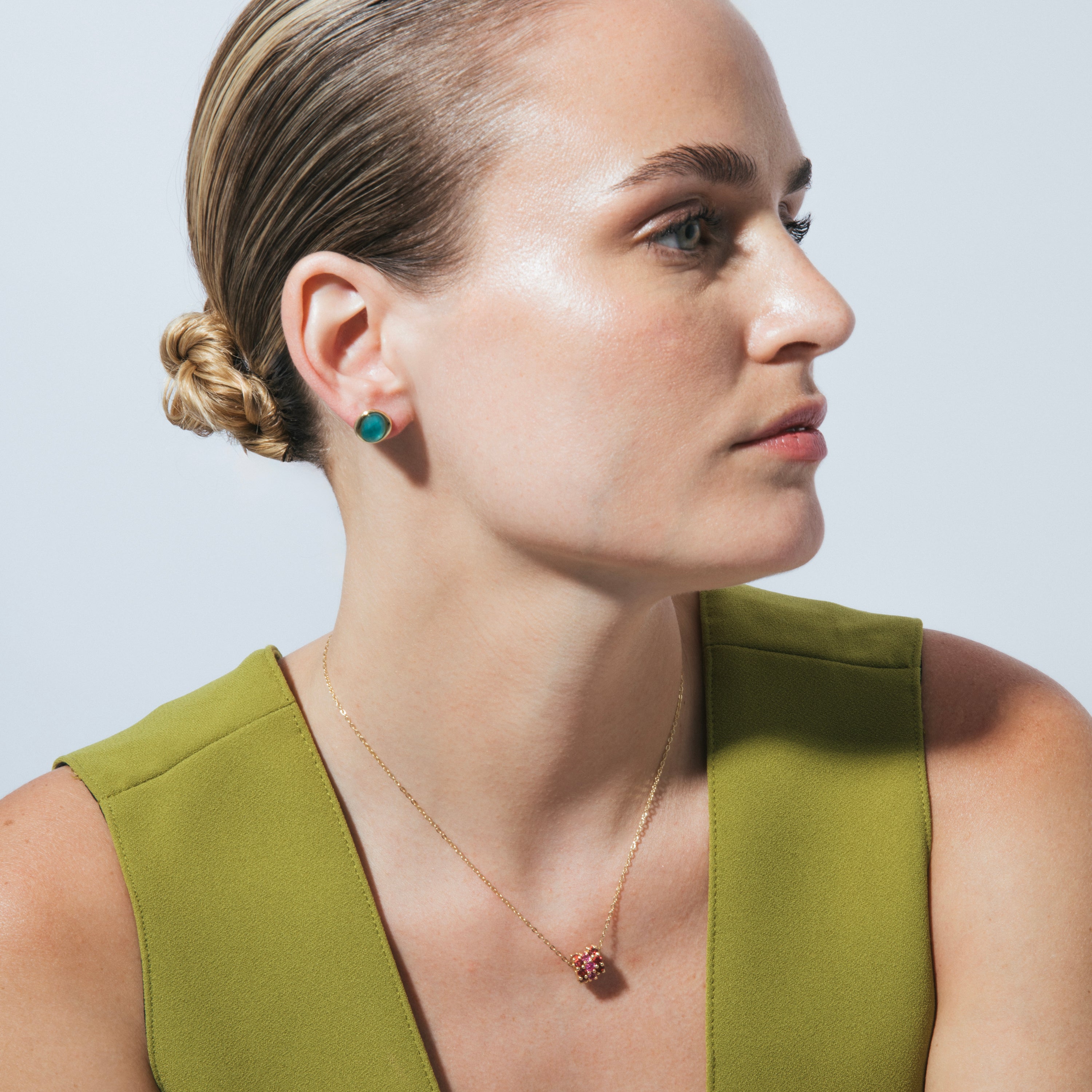 Pendientes de Plata de Ley 925 y Doblete Madreperla / Cuarzo Hidrotermal Verde acabado en oro amarillo 18k - Alqua