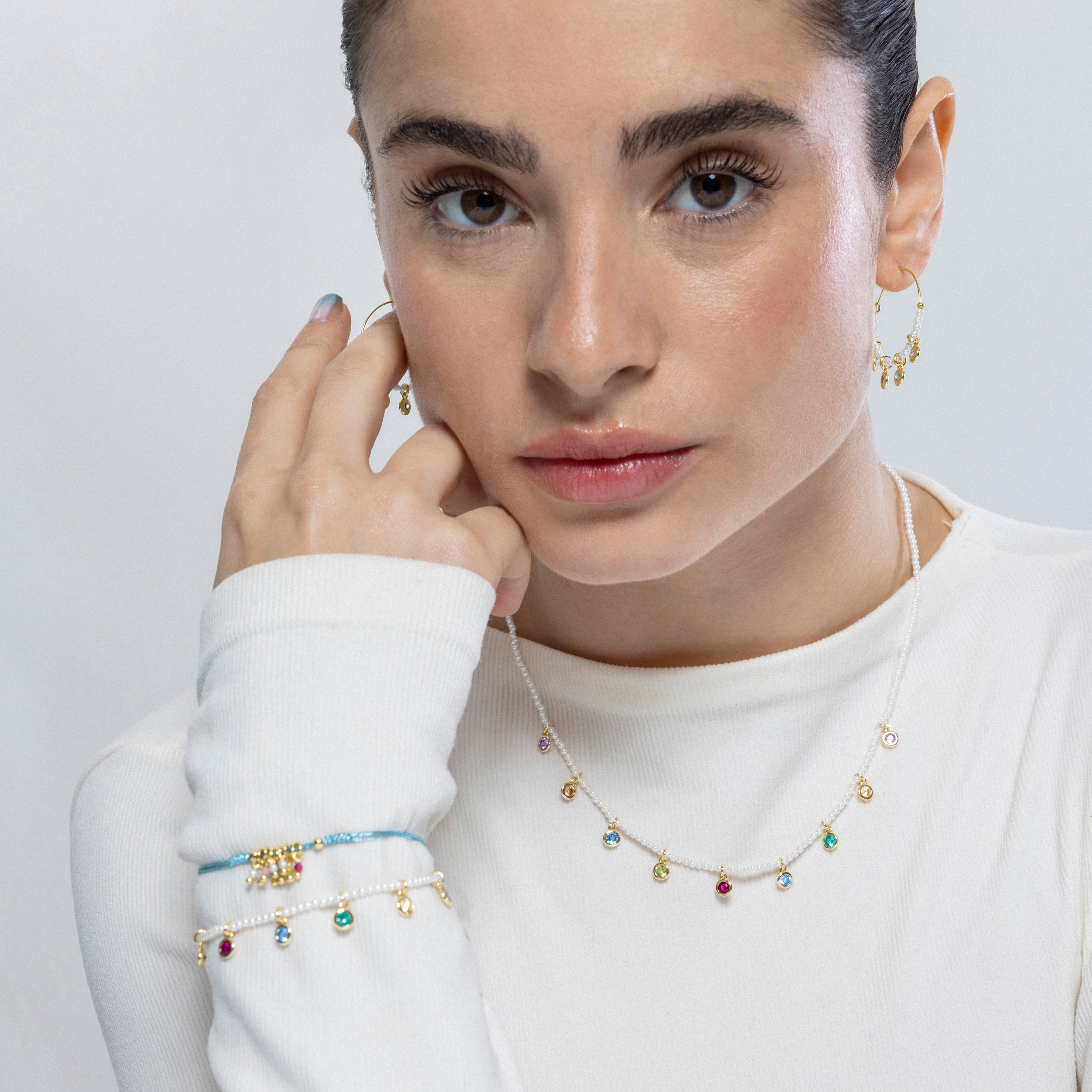 Pendientes de Plata de Ley 925 y Perla Blanca acabados en oro amarillo de 18k - Alori