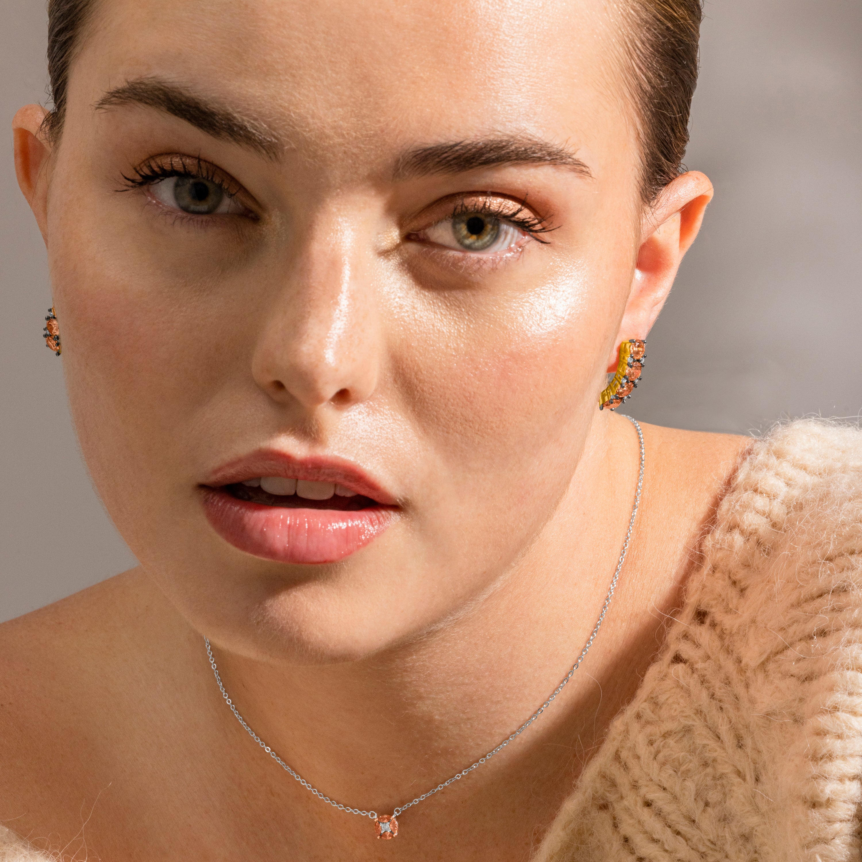Pendientes de Plata de Ley 925 y Circonita Champagne acabado oro 18k - Magaz