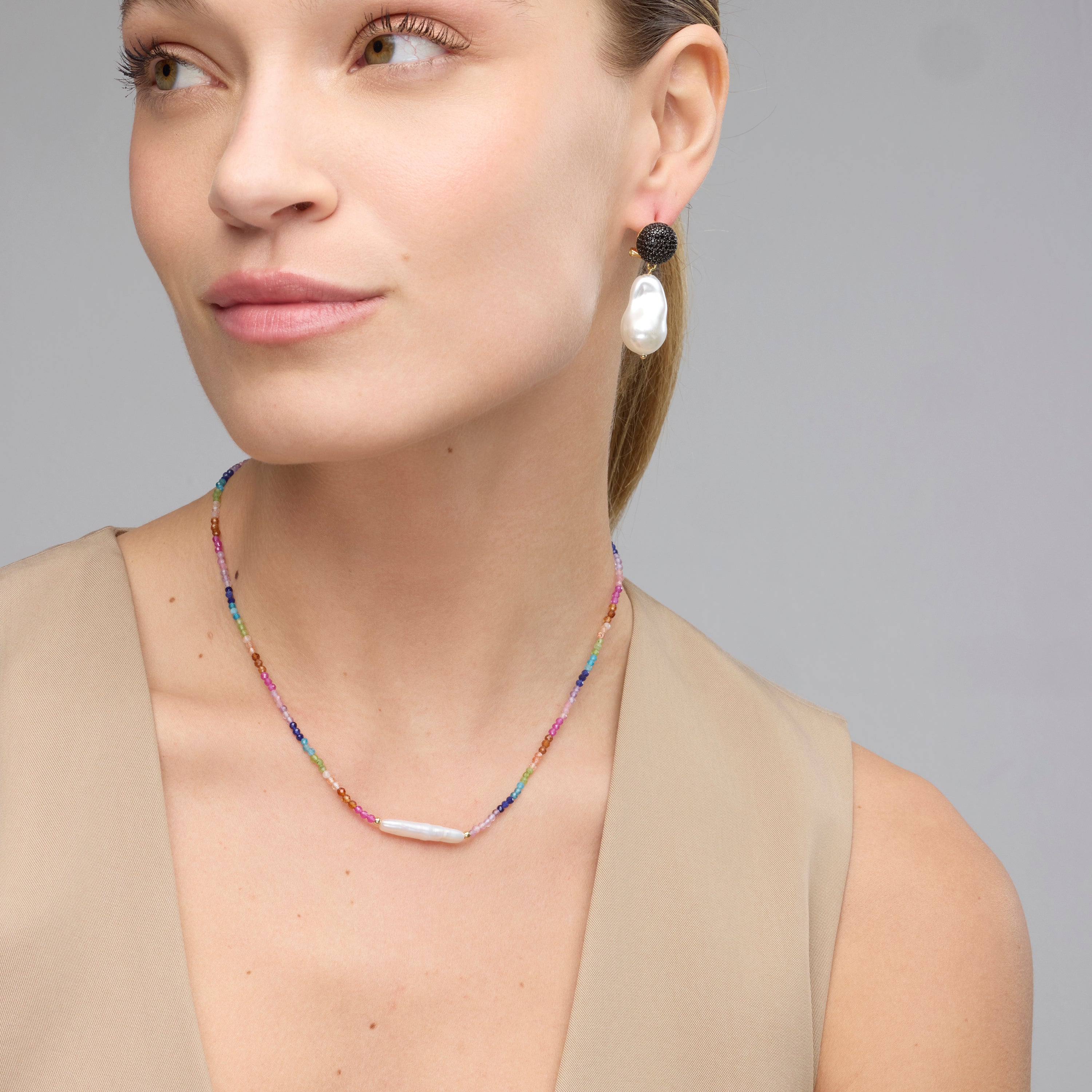 Pendientes de Plata de Ley 925 y Perla Blanca acabado oro amarillo de 18k - Yaca