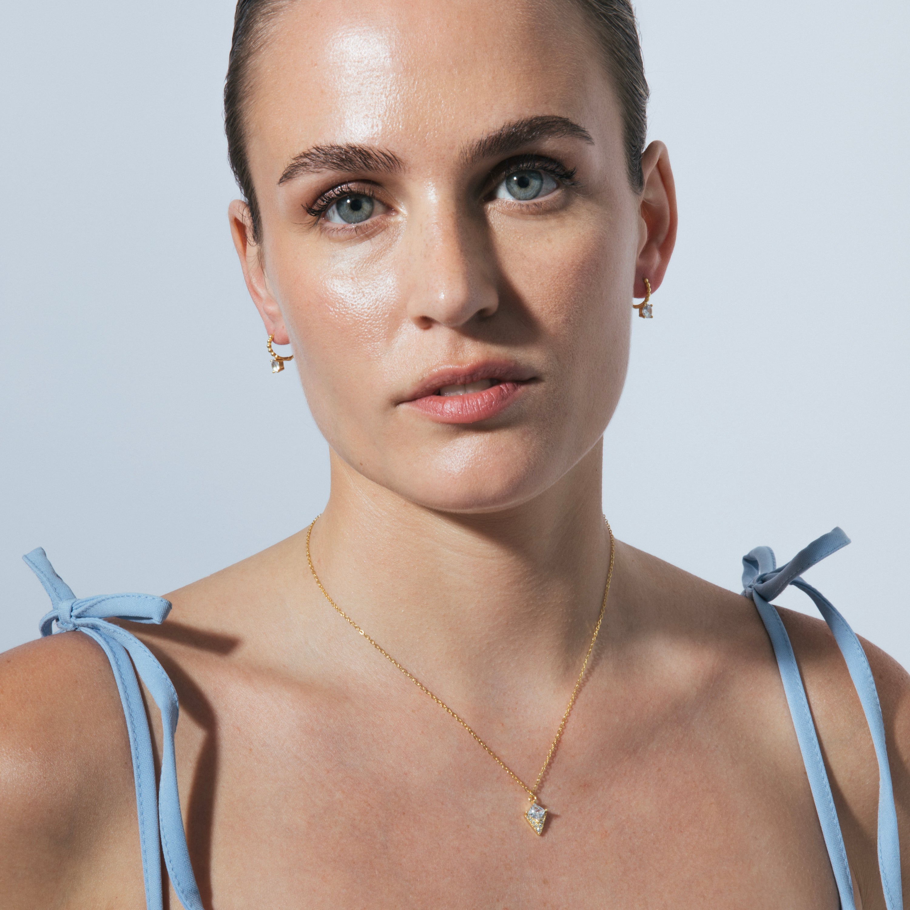 Pendientes de Plata de Ley 925 y Circonita Brillante acabado en oro amarillo 18k - Hipil