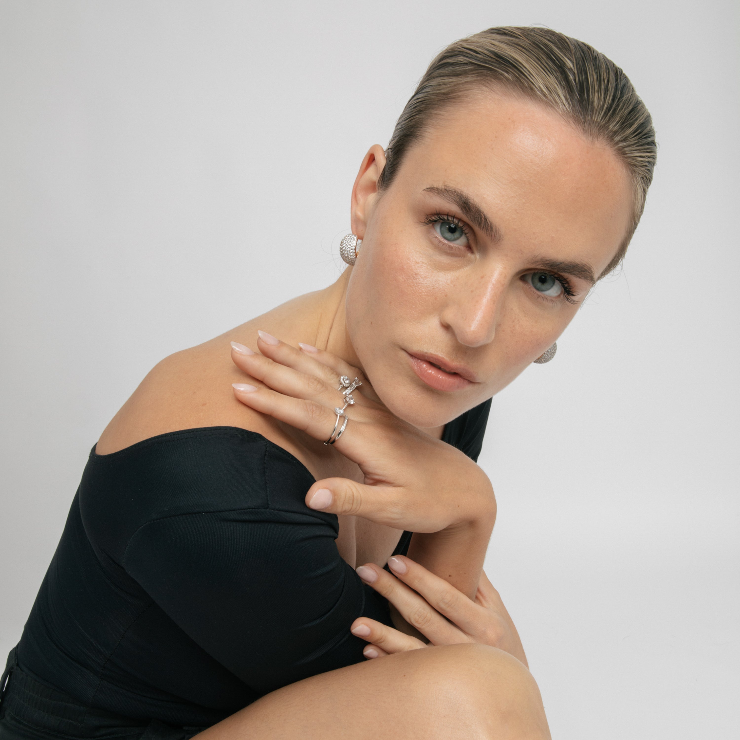 Anillo de Plata de Ley 925 y Circonita Brillante acabado en rodio - Kida