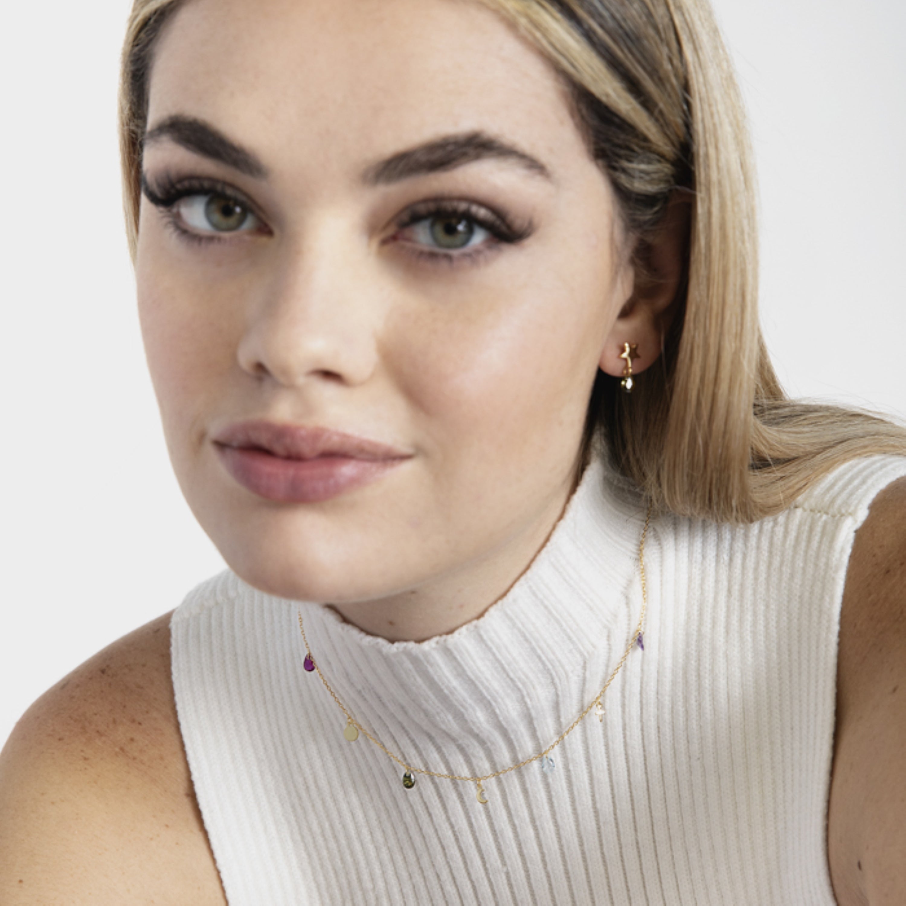 Collar de Plata de Ley 925 con Circonita Multicolor acabado en oro amarillo de 18K - Saon