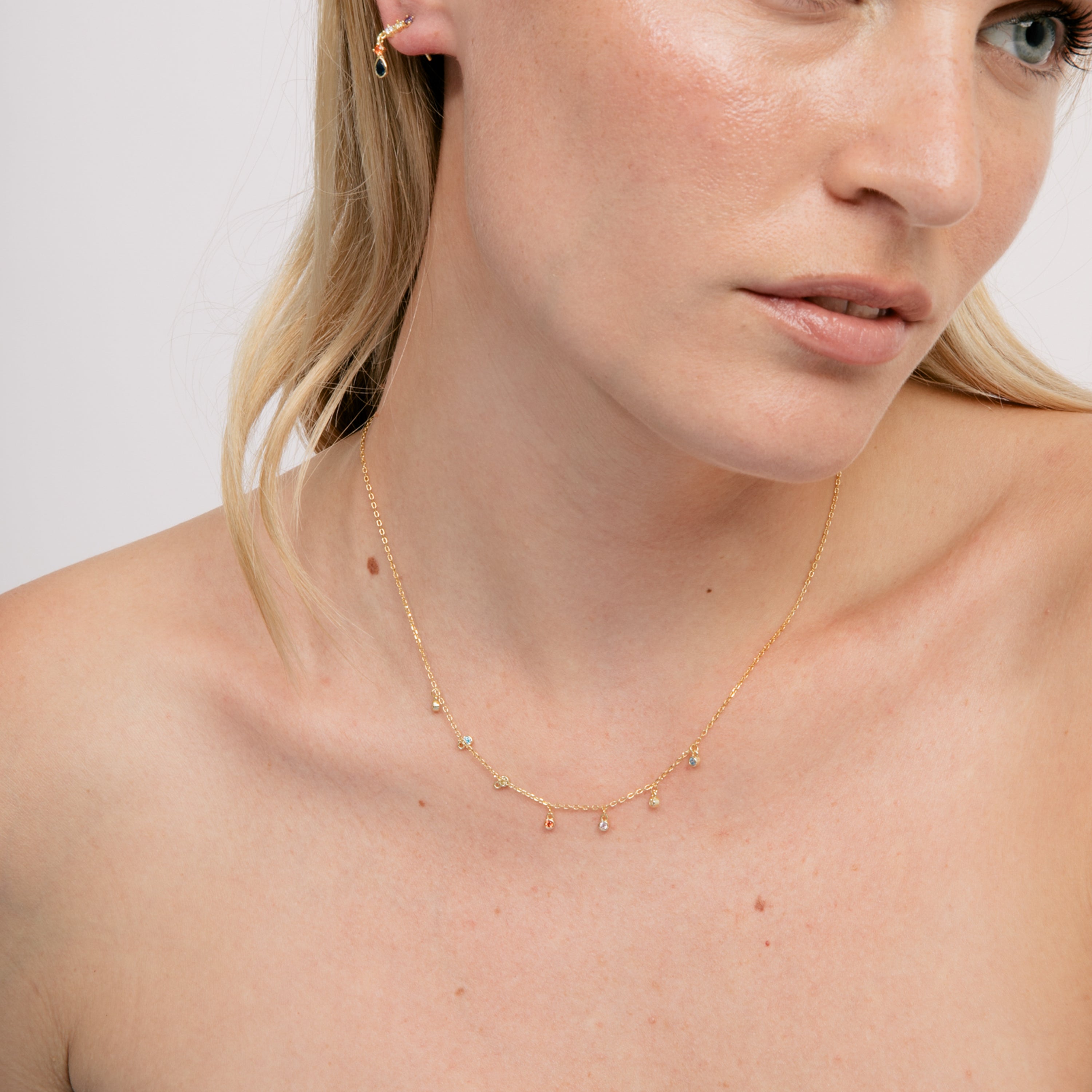 Collar de Plata de Ley 925 y Circonita Multicolor acabado en oro amarillo 18k - Rakra