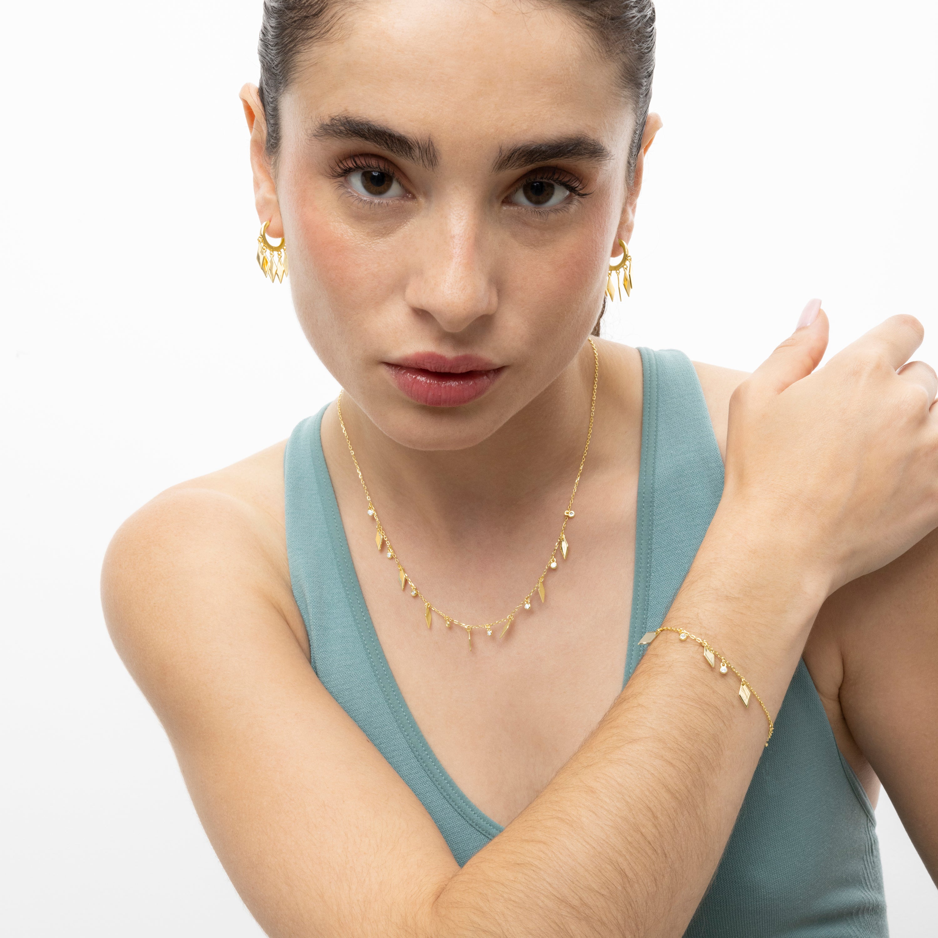 Collar de Plata de Ley 925 y Circonita Brillante acabado en oro amarillo de 18k - Suki