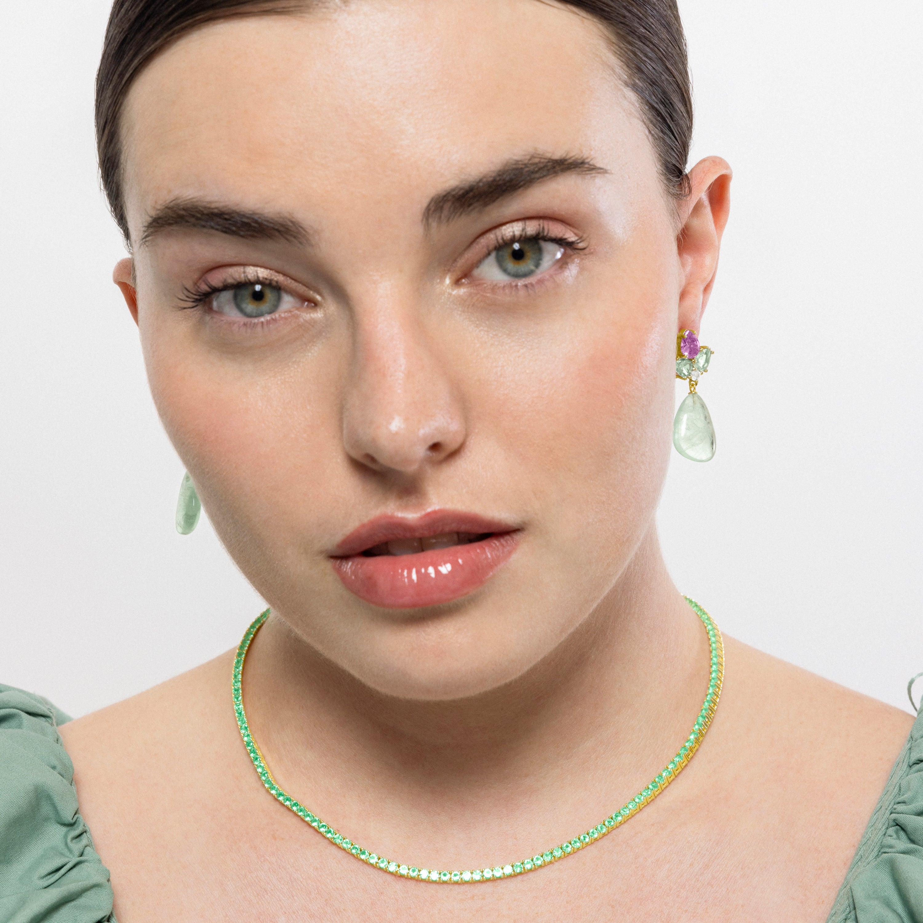 Collar de Plata de Ley 925 y Circonita Esmeralda acabado en oro amarillo de 18k - Tahu