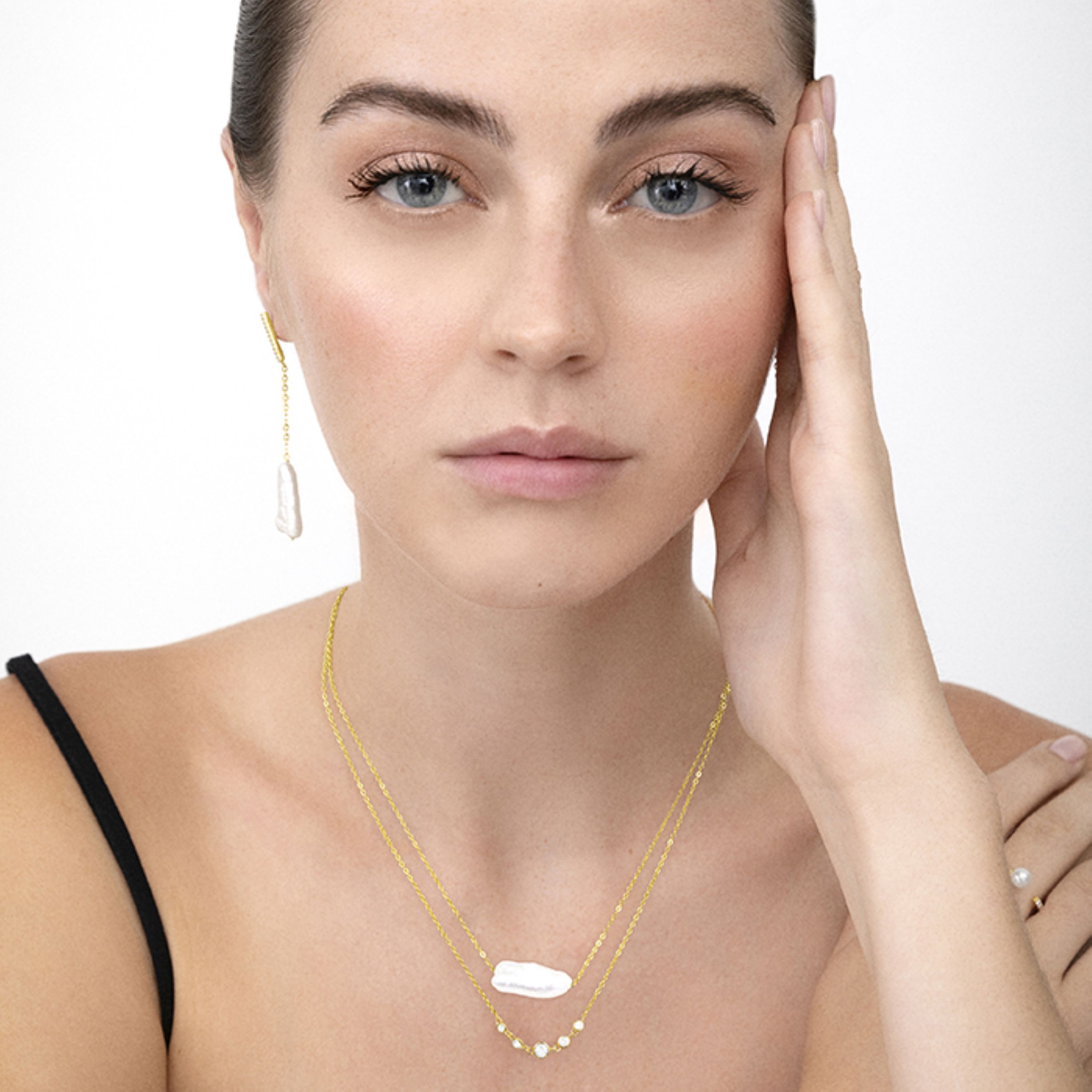 Collar de Plata de Ley 925 con Perla Blanca acabado en oro amarillo de 18K - Danysda