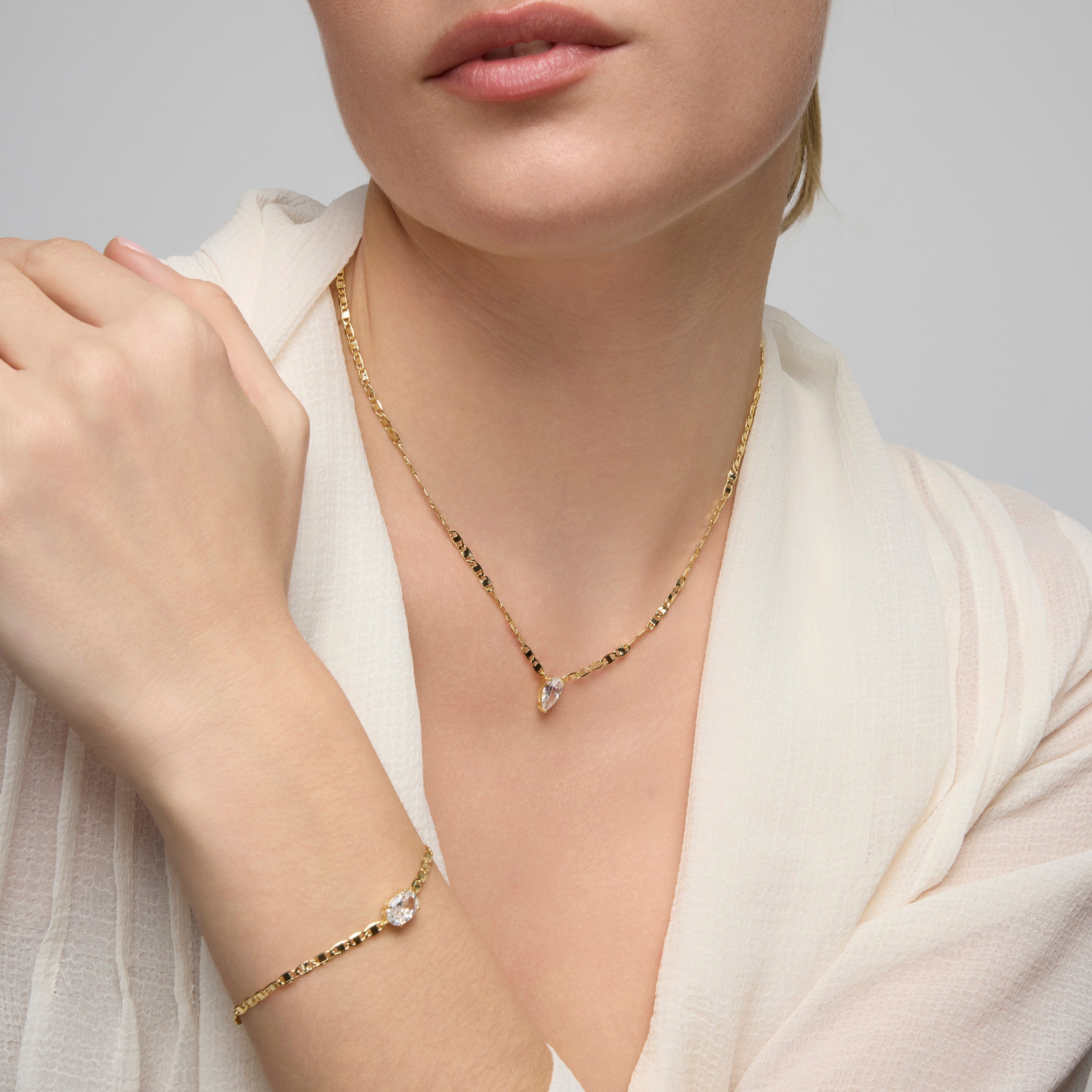 Collar de Plata de Ley 925 y Circonita Brillante acabado oro amarillo de 18k - Styn