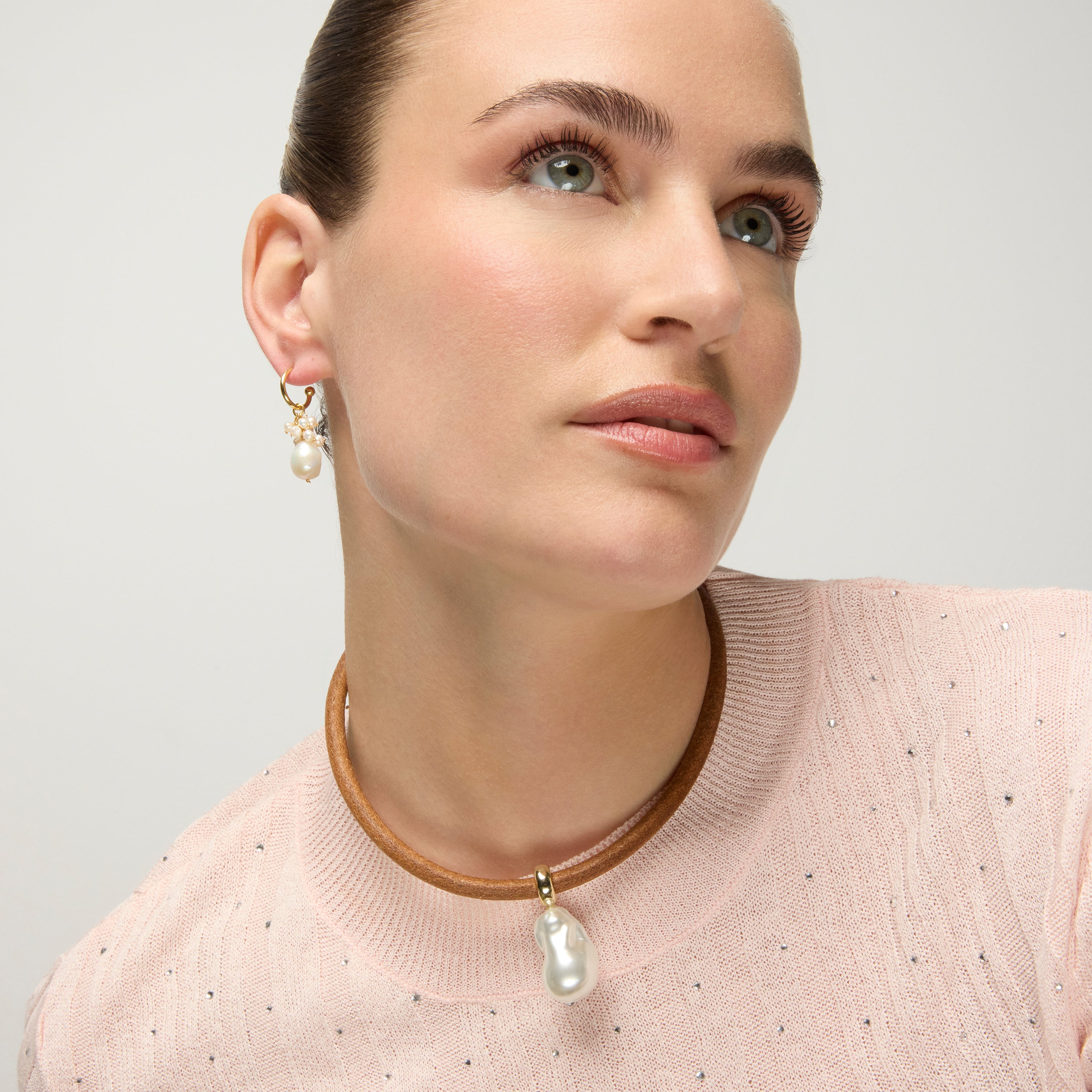 Collar de Plata de Ley 925 y Perla Blanca acabado oro amarillo de 18k - Abongo