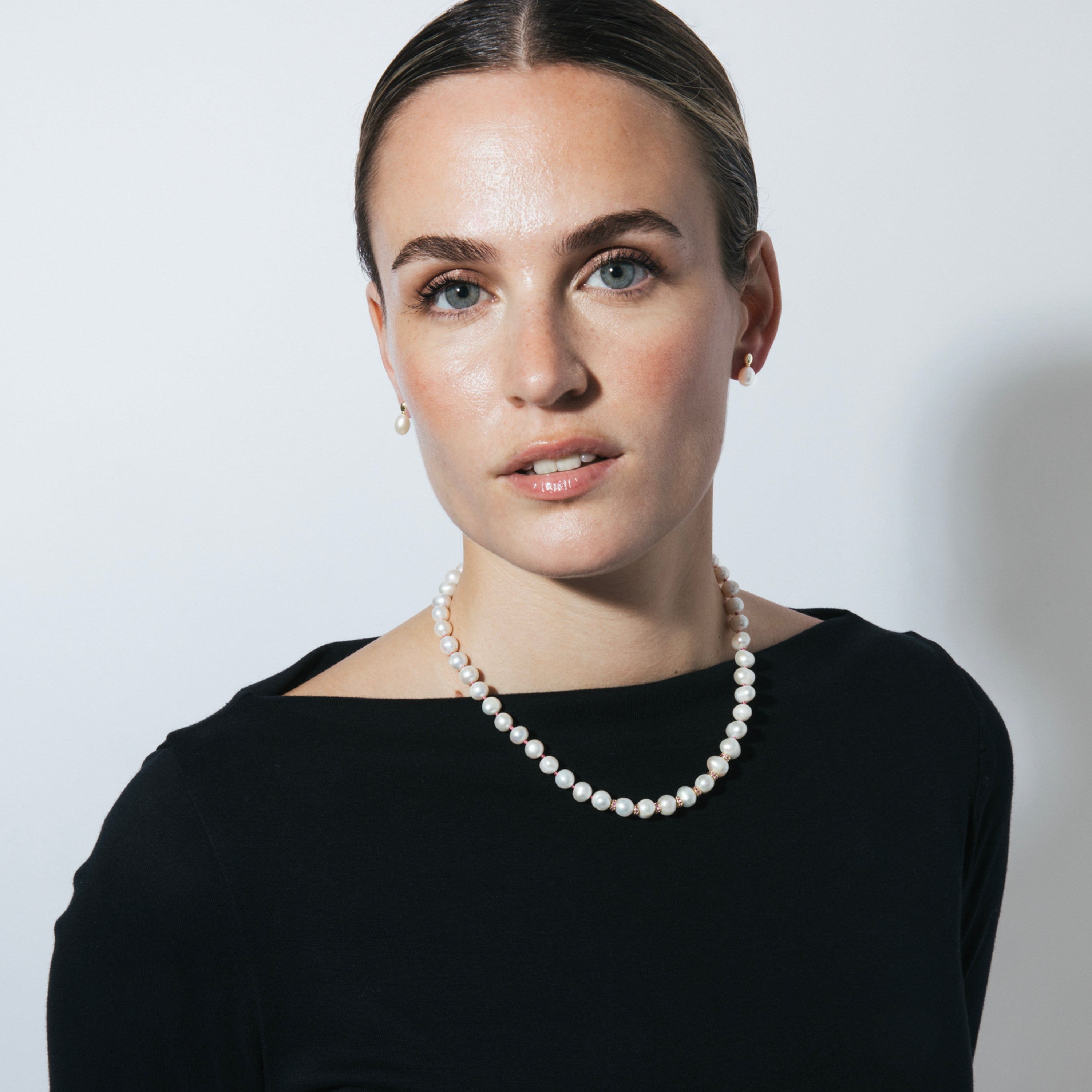 Collar de Plata de Ley 925 y Perla Blanca acabado en oro amarillo 18k - Melmay