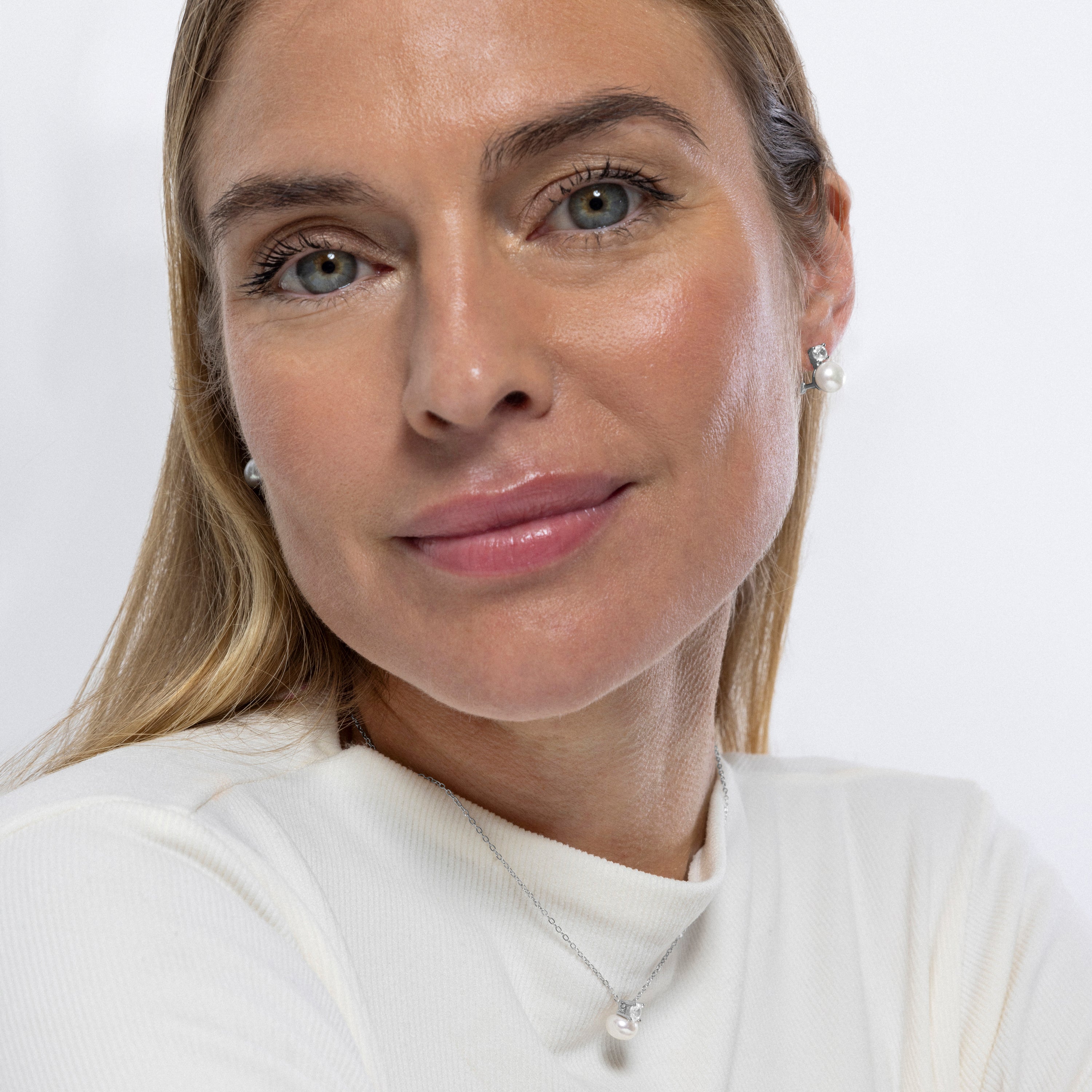 Collar de Plata de Ley 925 y Perla Blanca acabado en rodio - Utzol