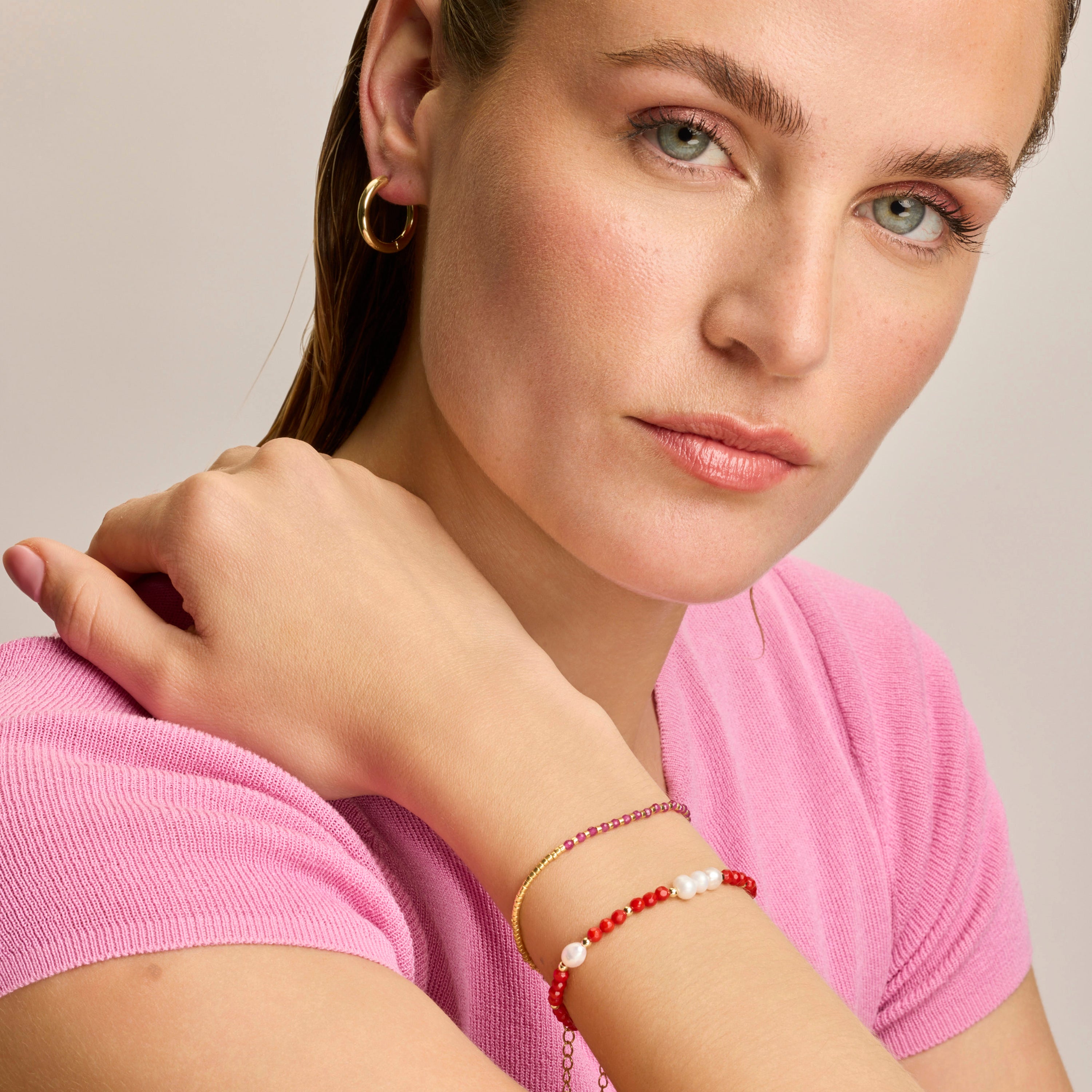 Pulsera acabado oro amarillo de 18k y Circonita Rubí - Thraya