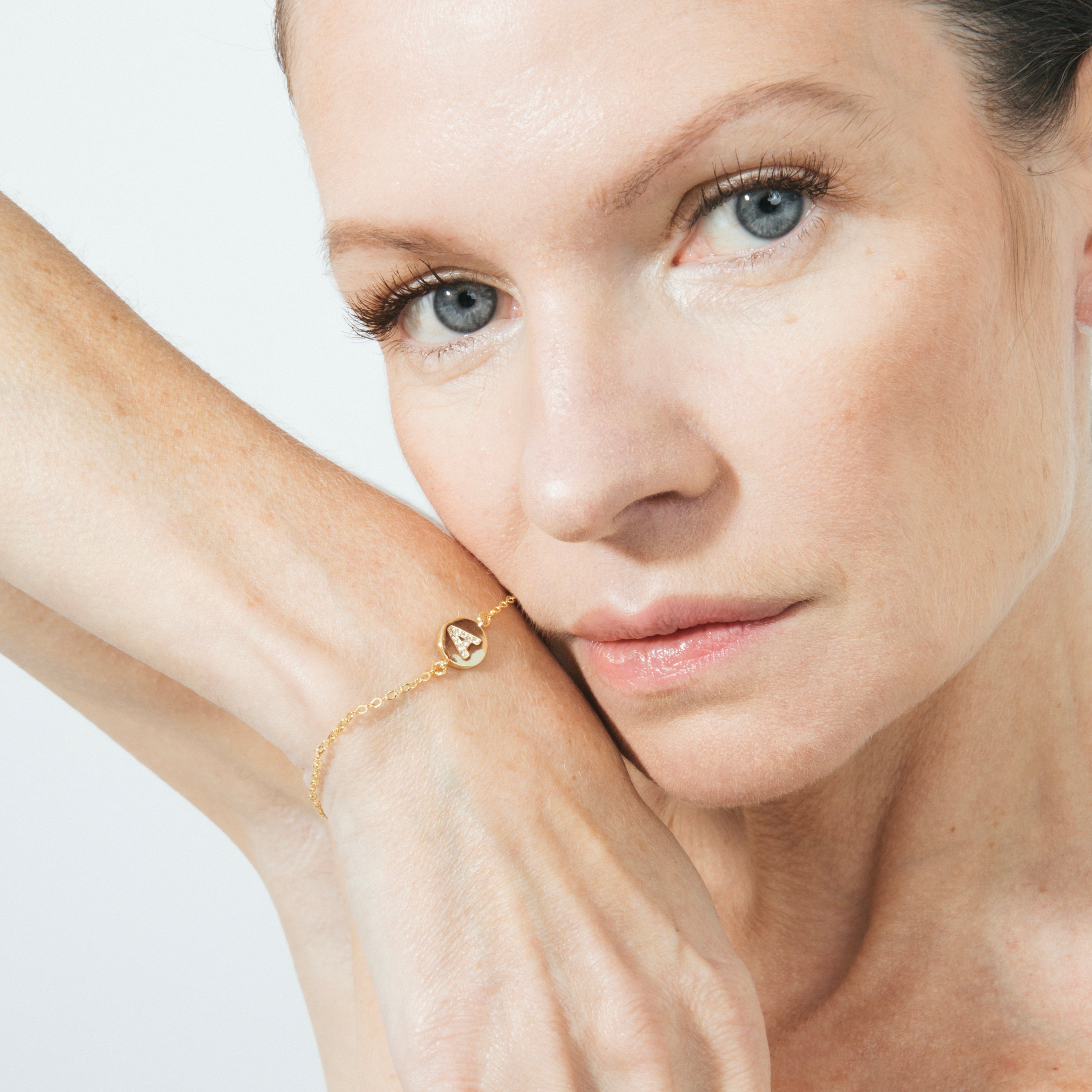 Pulsera con Circonita Brillante acabado oro amarillo 18k - Alphabet