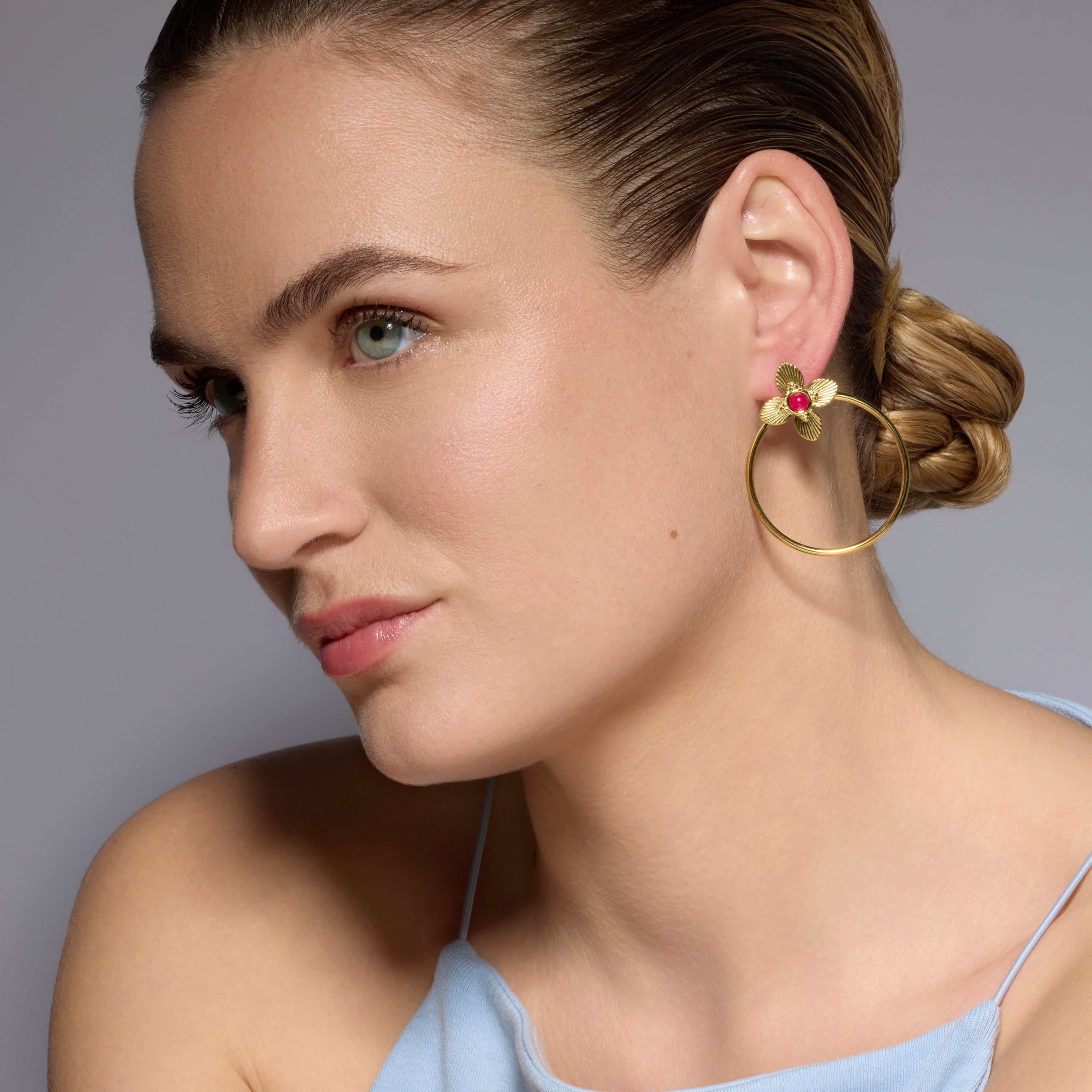 Pendientes acabado oro amarillo de 18k y Lacado Fucsia - Uya