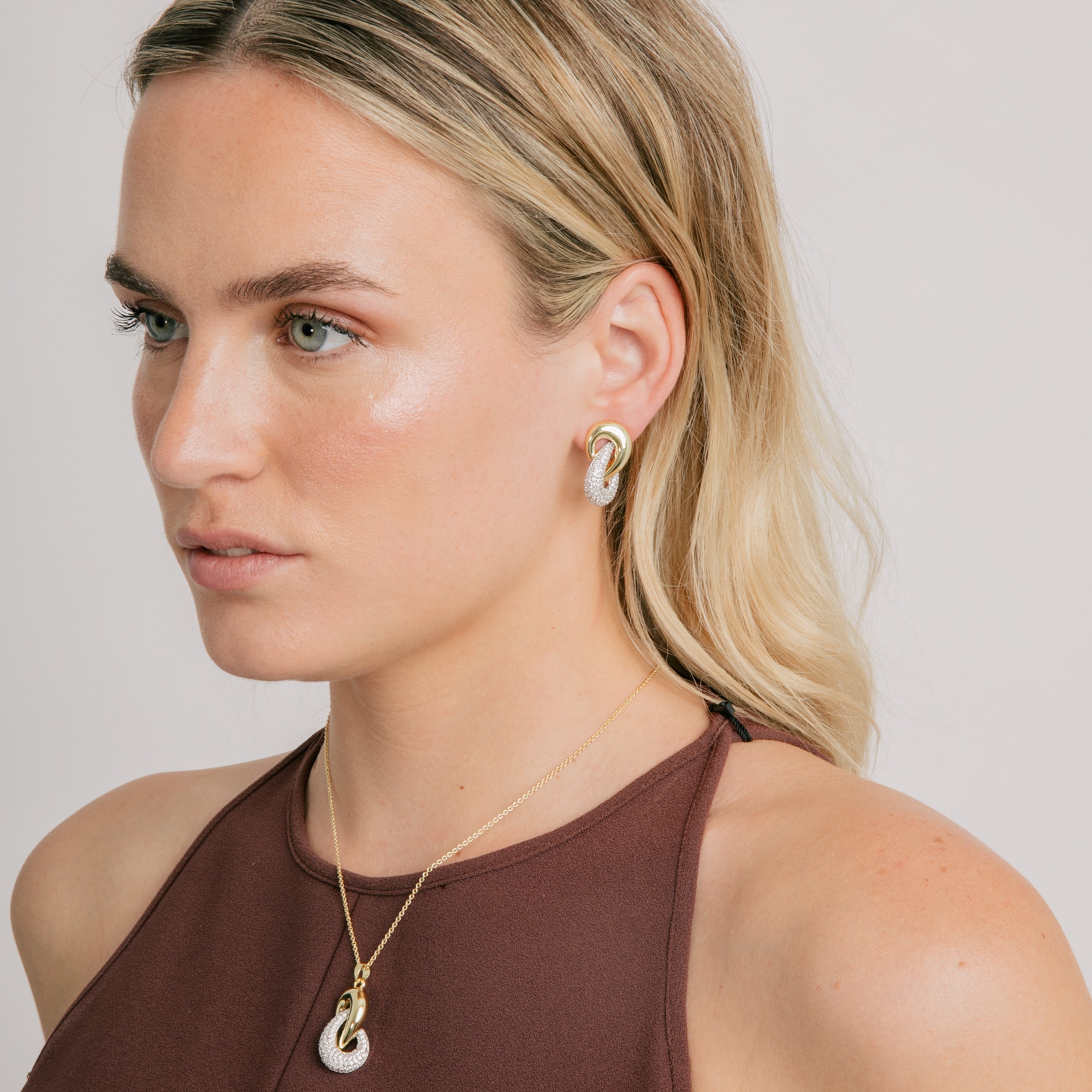 Pendientes de Circonita Brillante acabado en oro amarillo 18k - Baisum