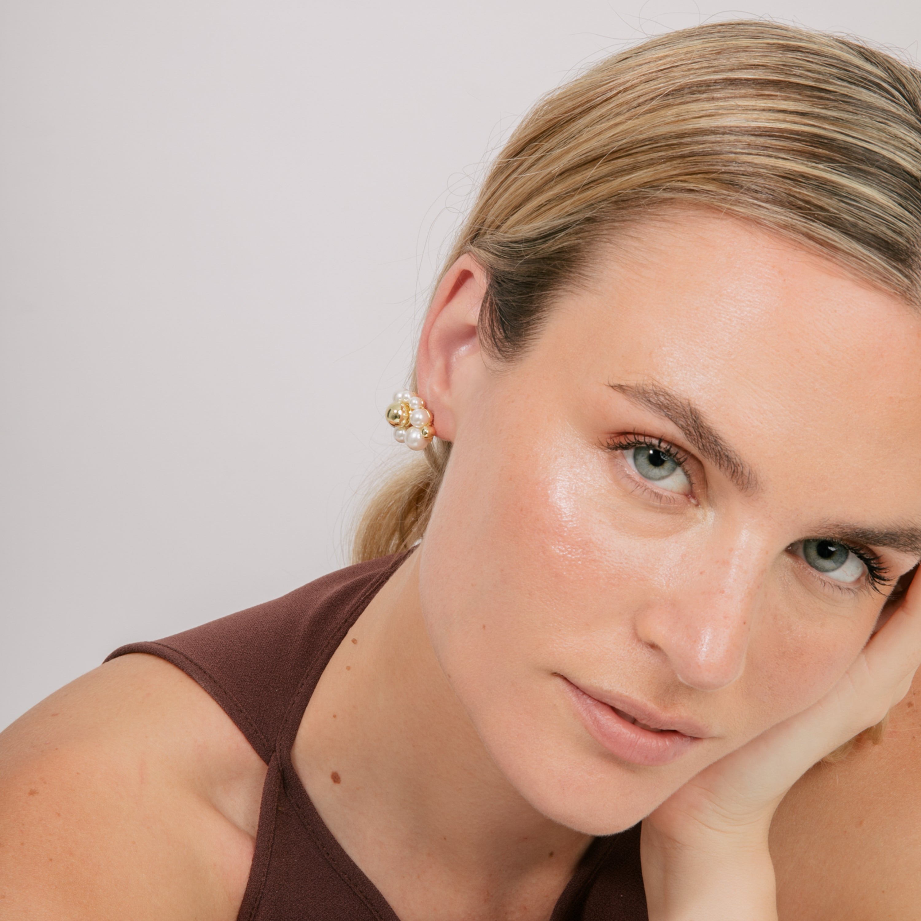 Pendientes de Perla Blanca acabado en oro amarillo 18k - Jenrak