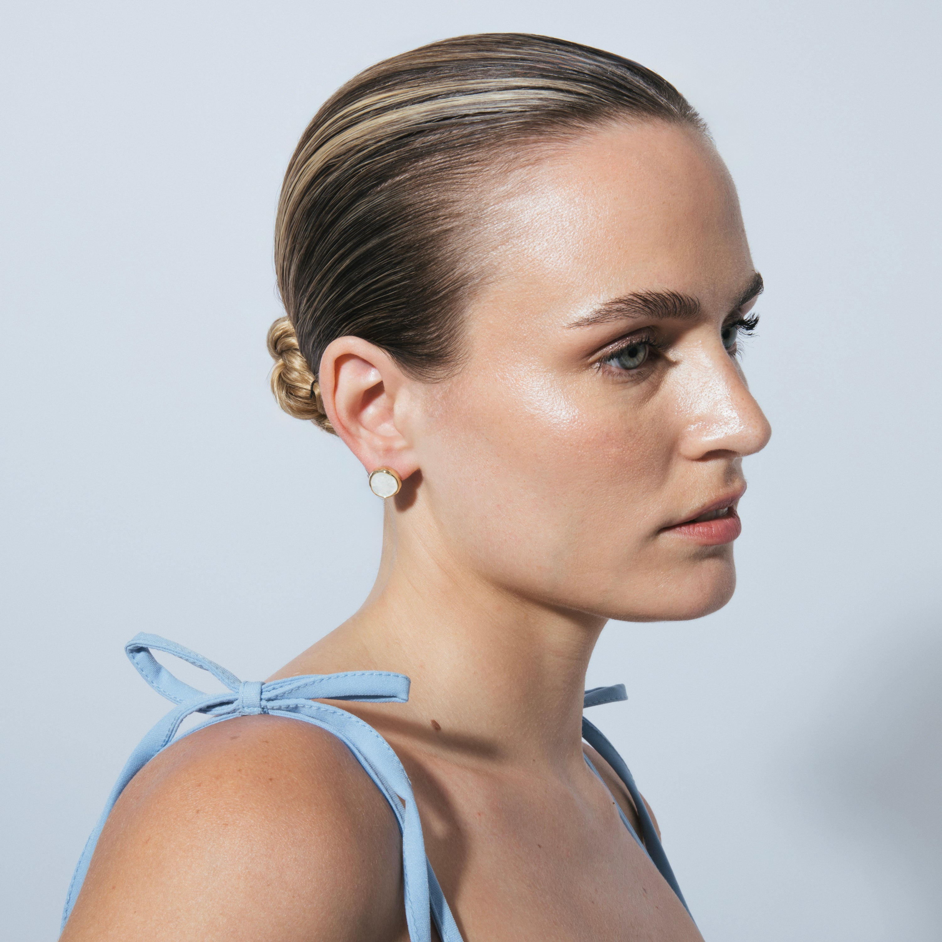 Pendientes de Madreperla Blanca acabado en oro amarillo 18k - Angas