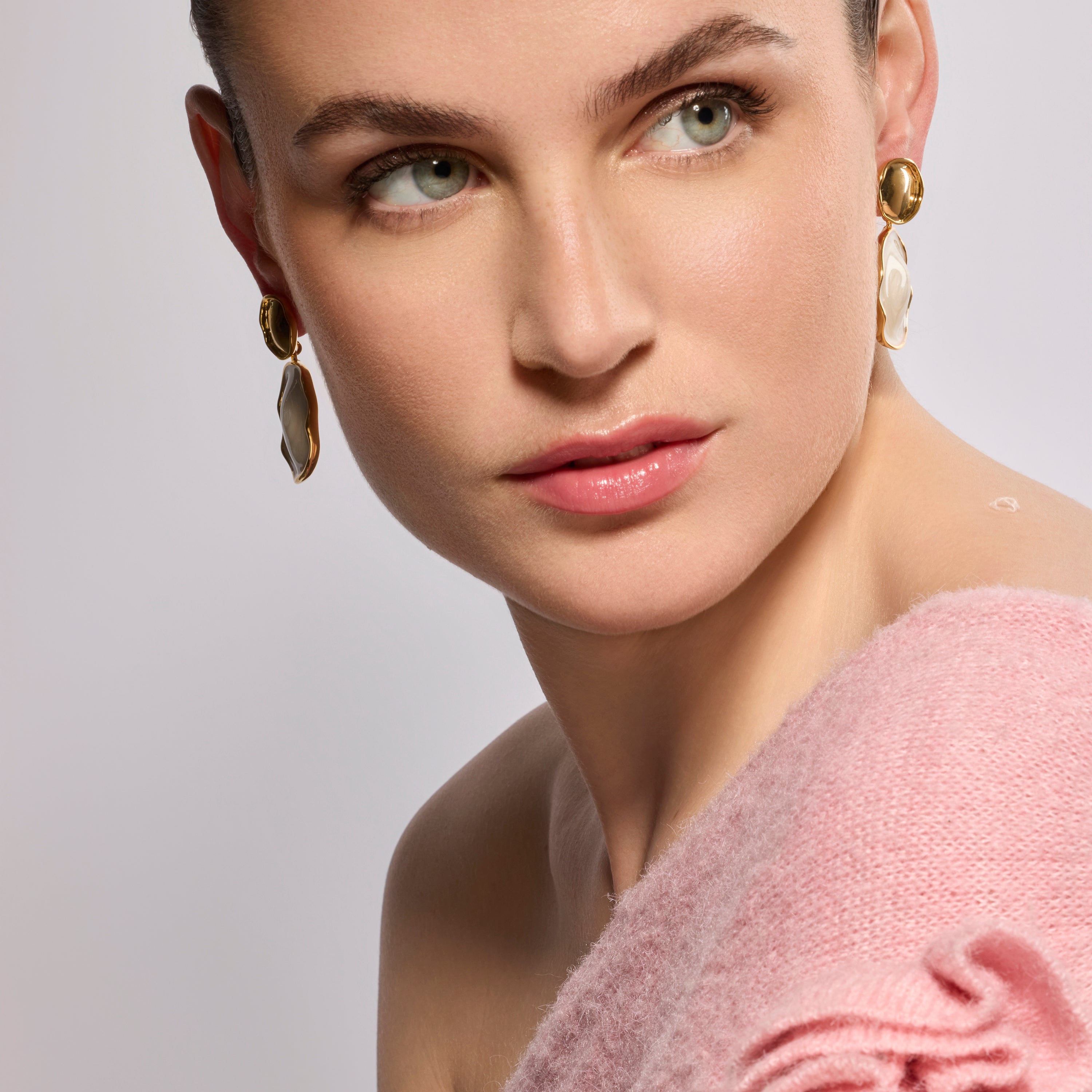 Pendientes acabado oro amarillo de 18k y Lacado Blanco - Talorzi