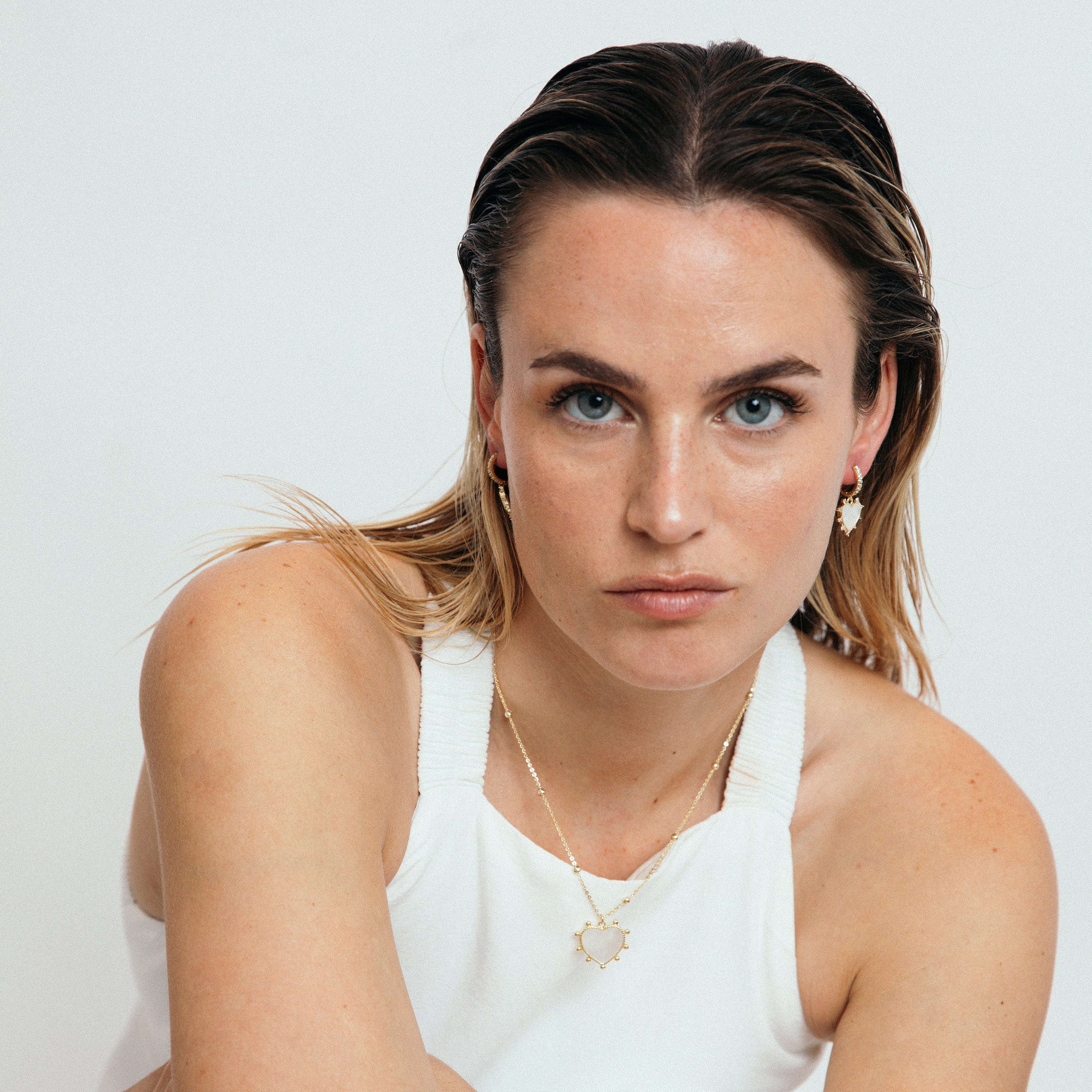 Orecchini finitura oro giallo 18k e Madreperla Bianca - Marloi