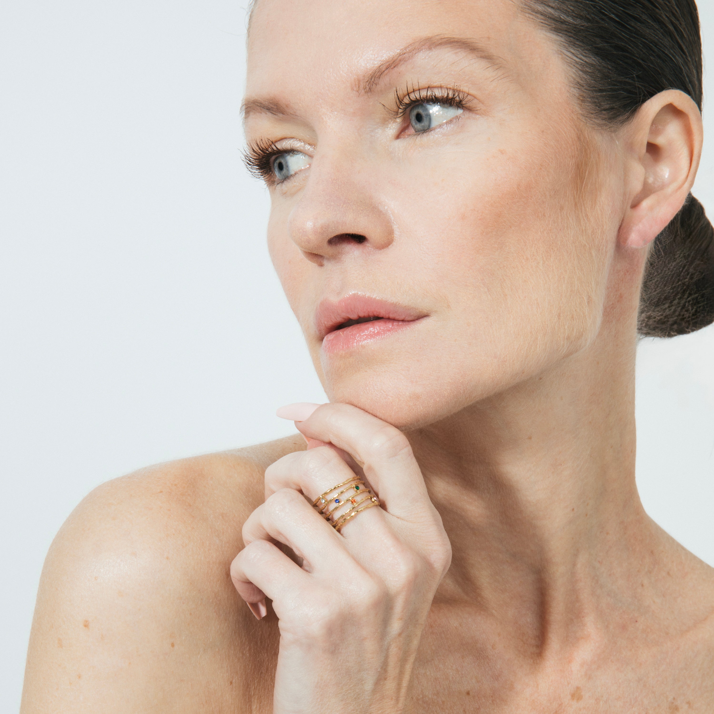 Anillo de Circonita Multicolor acabado en oro amarillo 18k - Copply