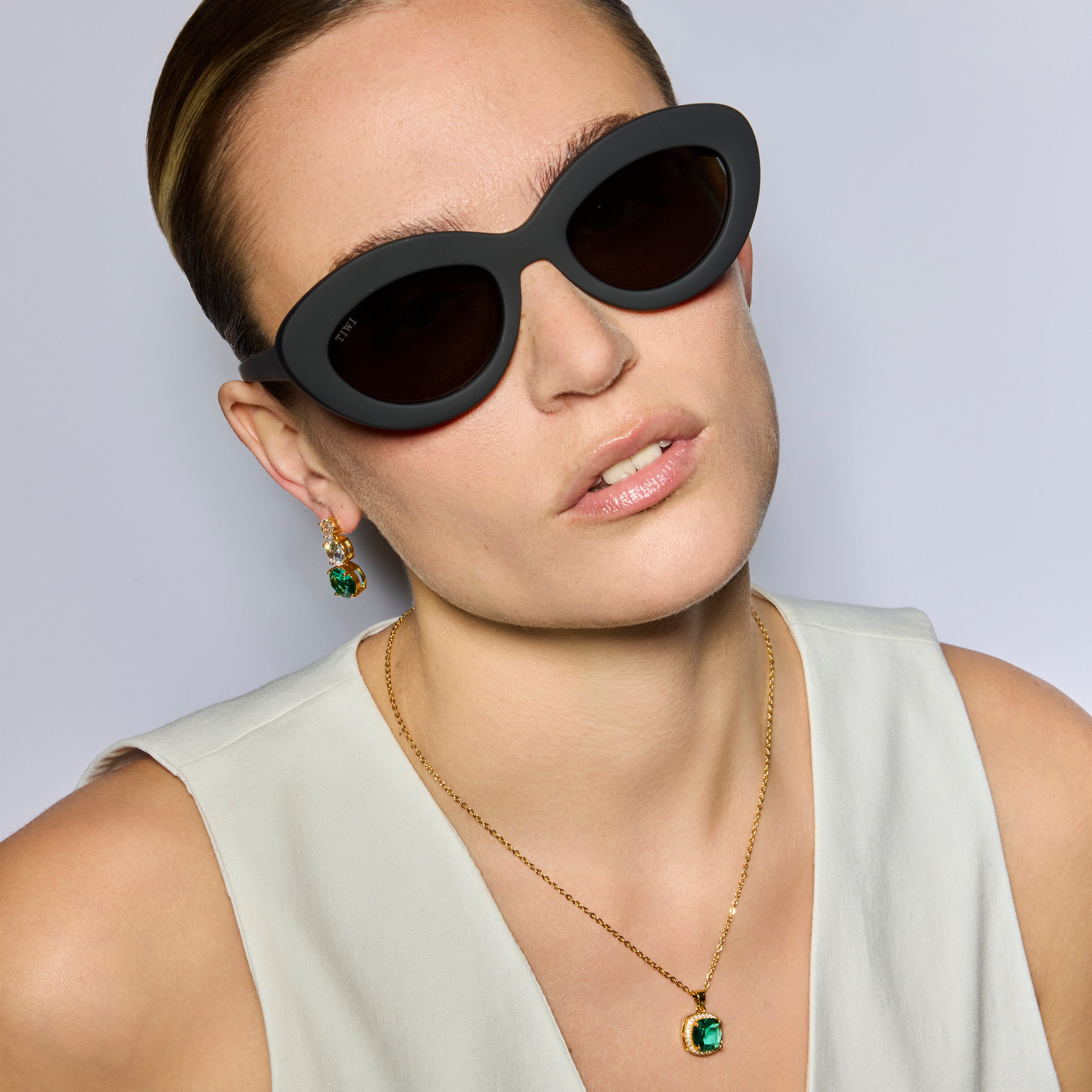 Collar con Cuarzo Hidrotermal Verde Paraiba acabado oro amarillo 18k - Kada