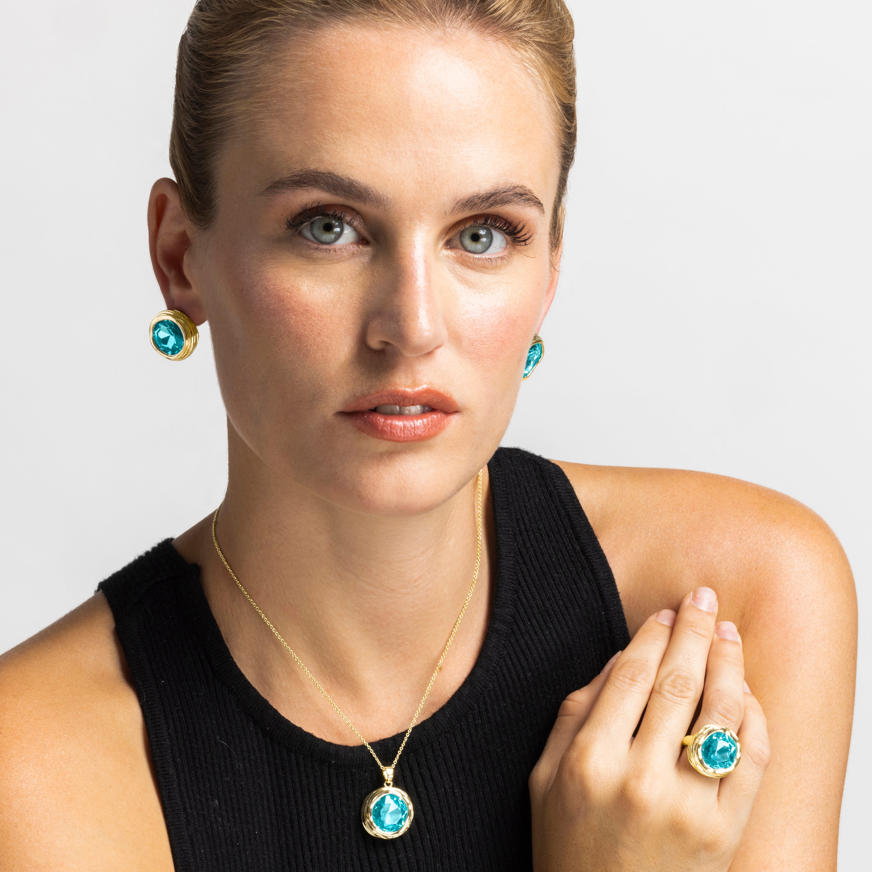 Collar con Cristal Azul acabado oro 18k - Nianli