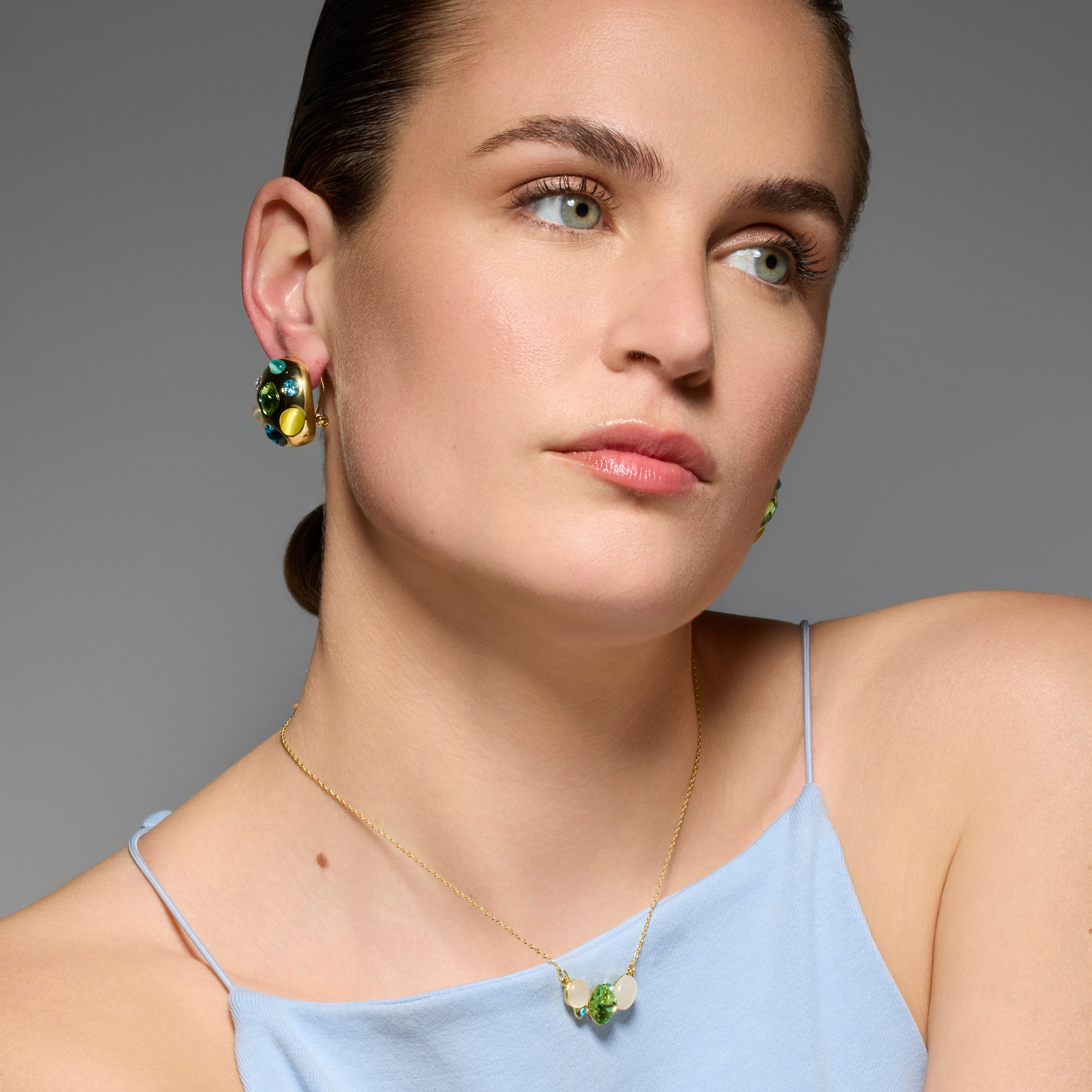 Collar acabado oro amarillo de 18k y Cristal Verde - Sitla