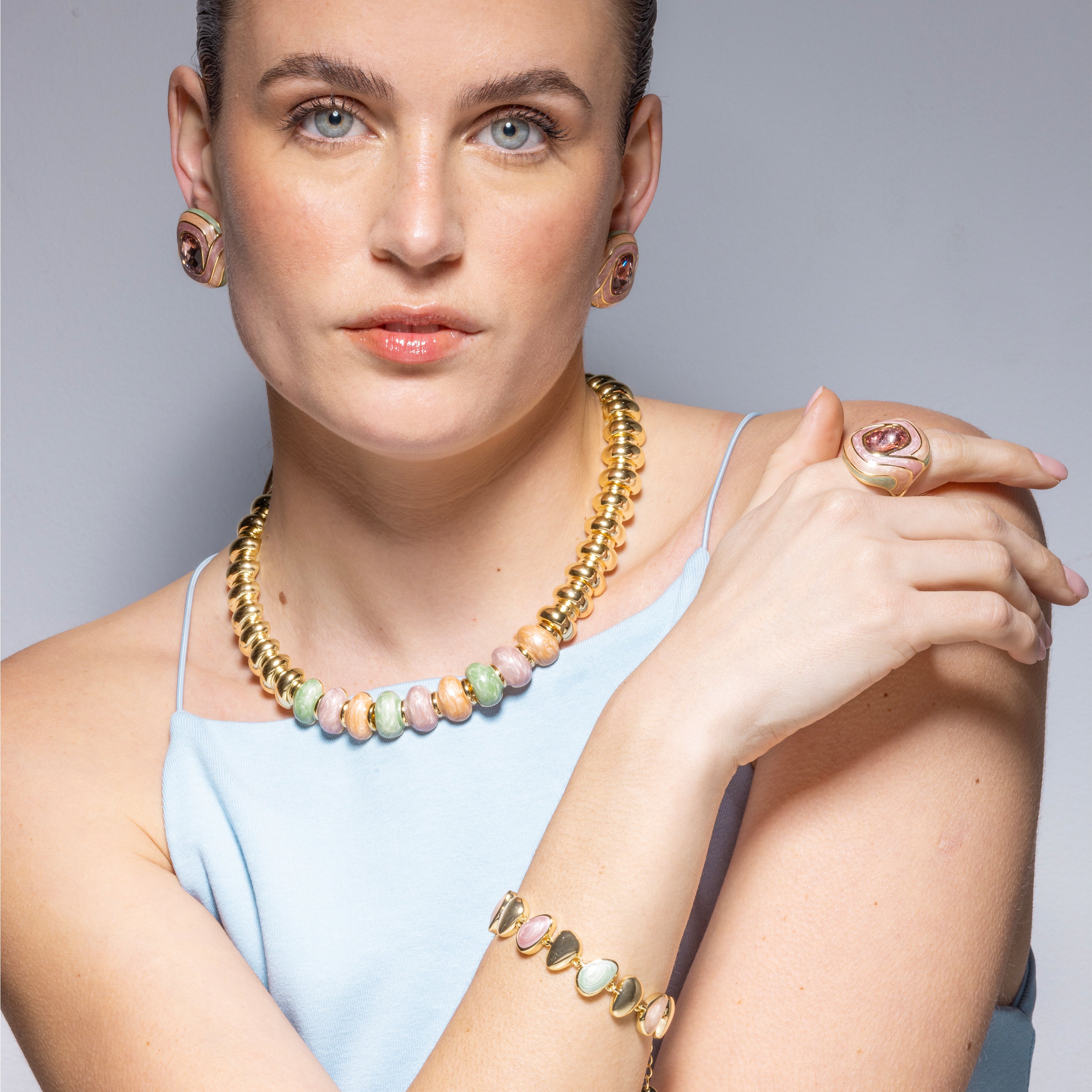 Collar acabado oro amarillo de 18k y Resina Violeta - Ismaly