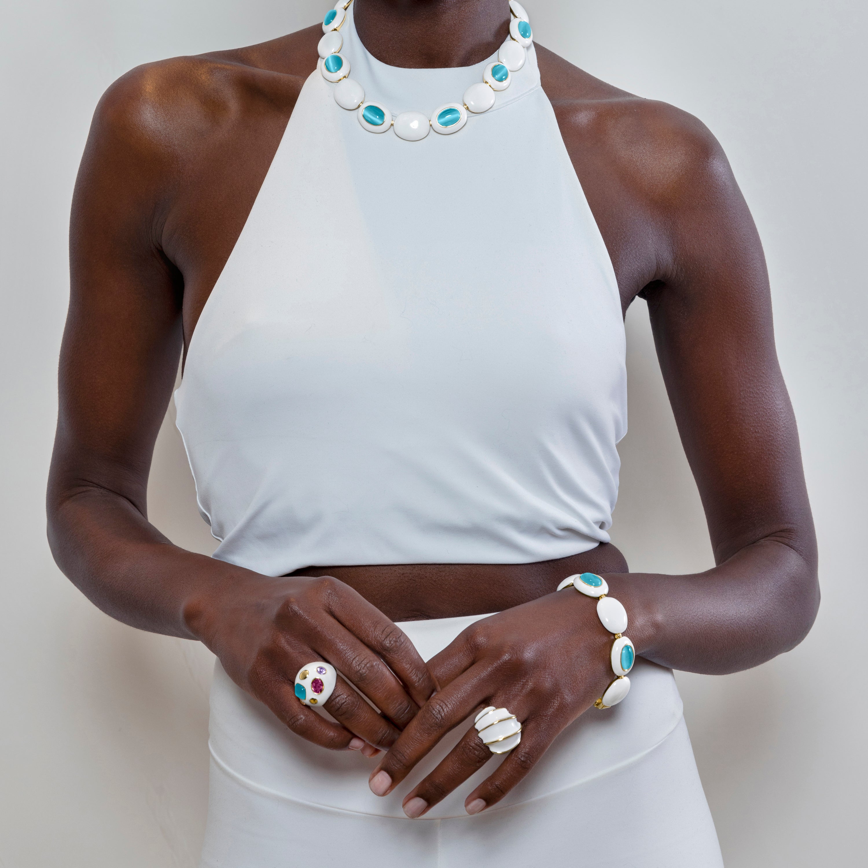 Anillo acabado en oro amarillo de 18k - Harsad