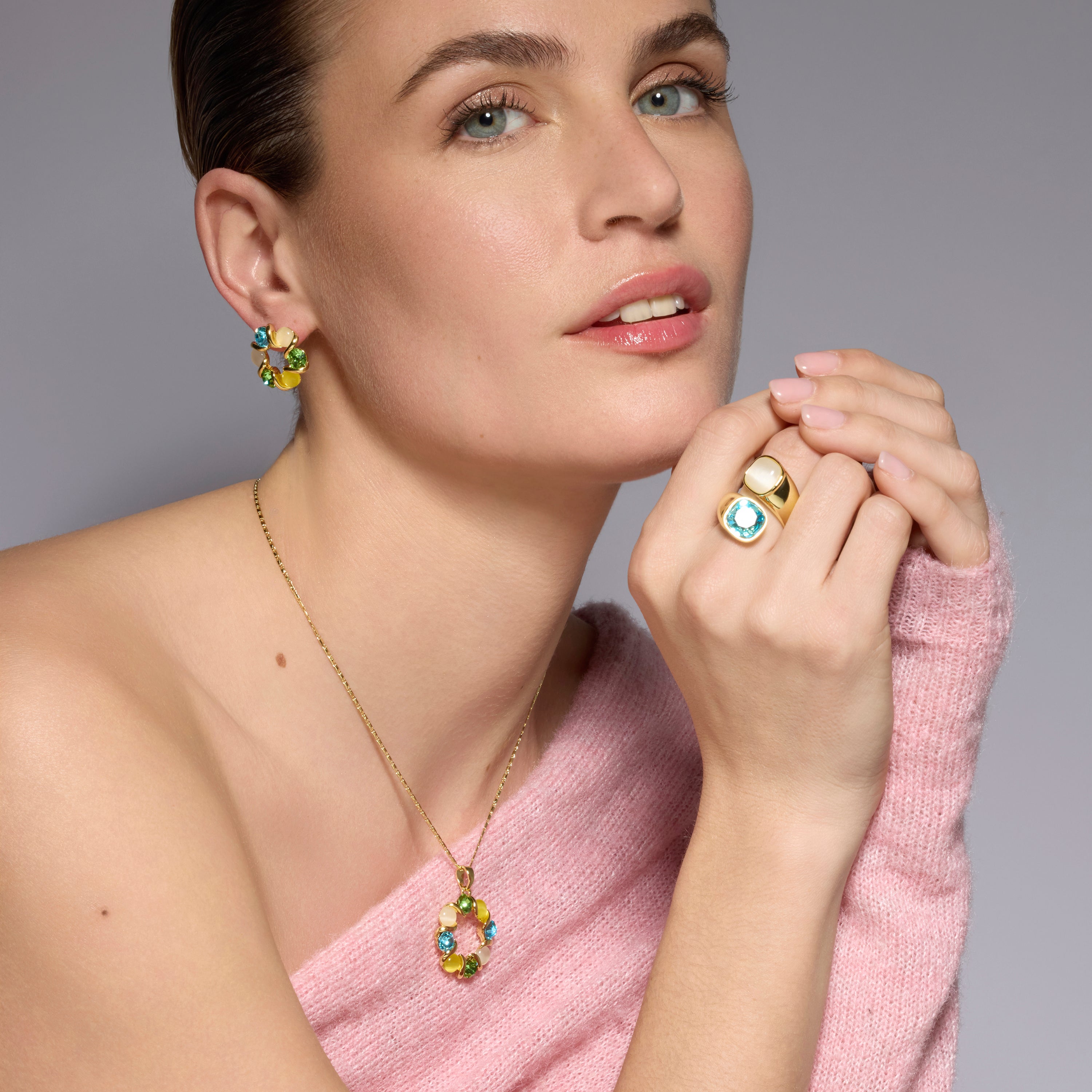 Ring aus 18k Gelbgold und Blauem Kristall - Sethi