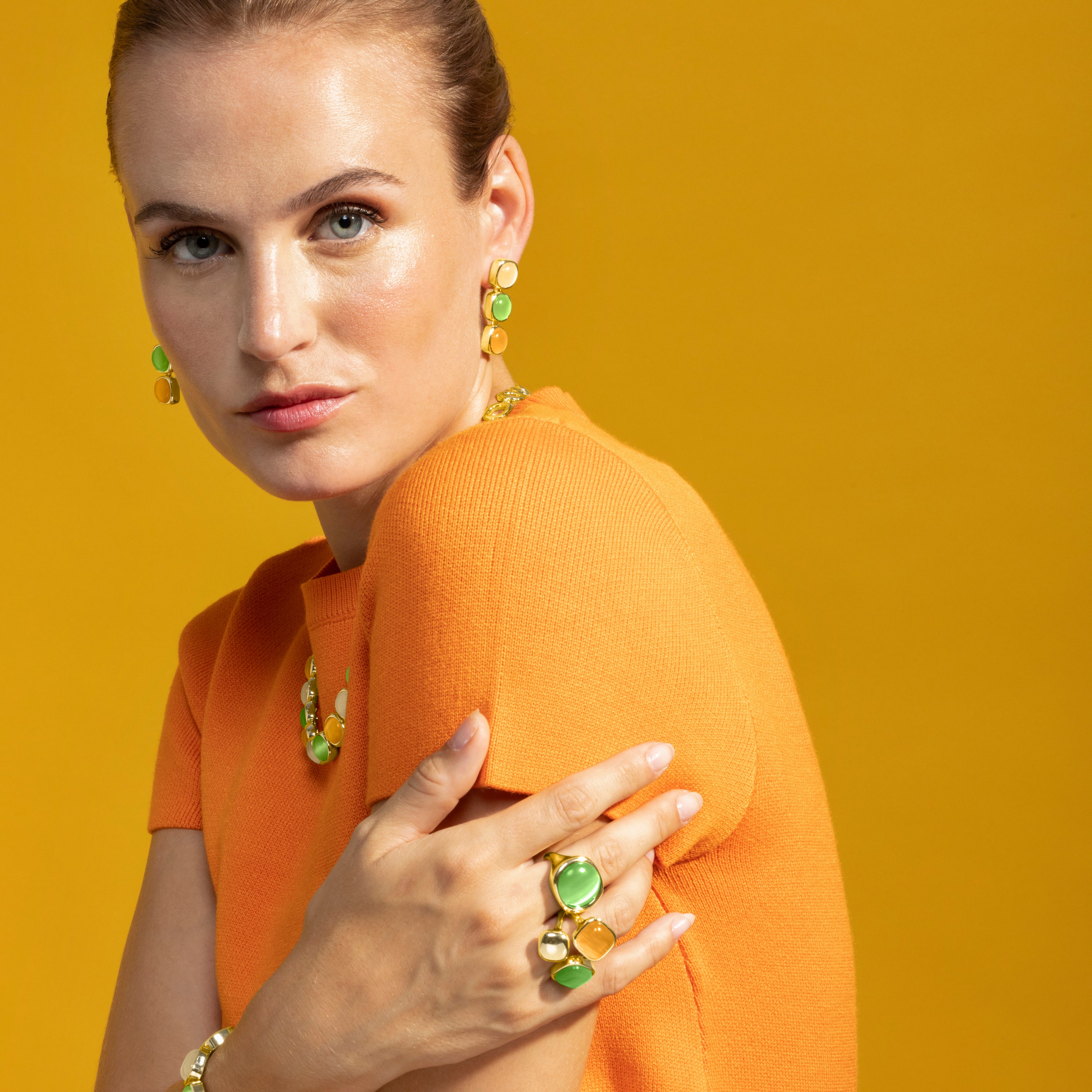 Anillo con Ojo de Gato Verde acabado oro 18k - Uther