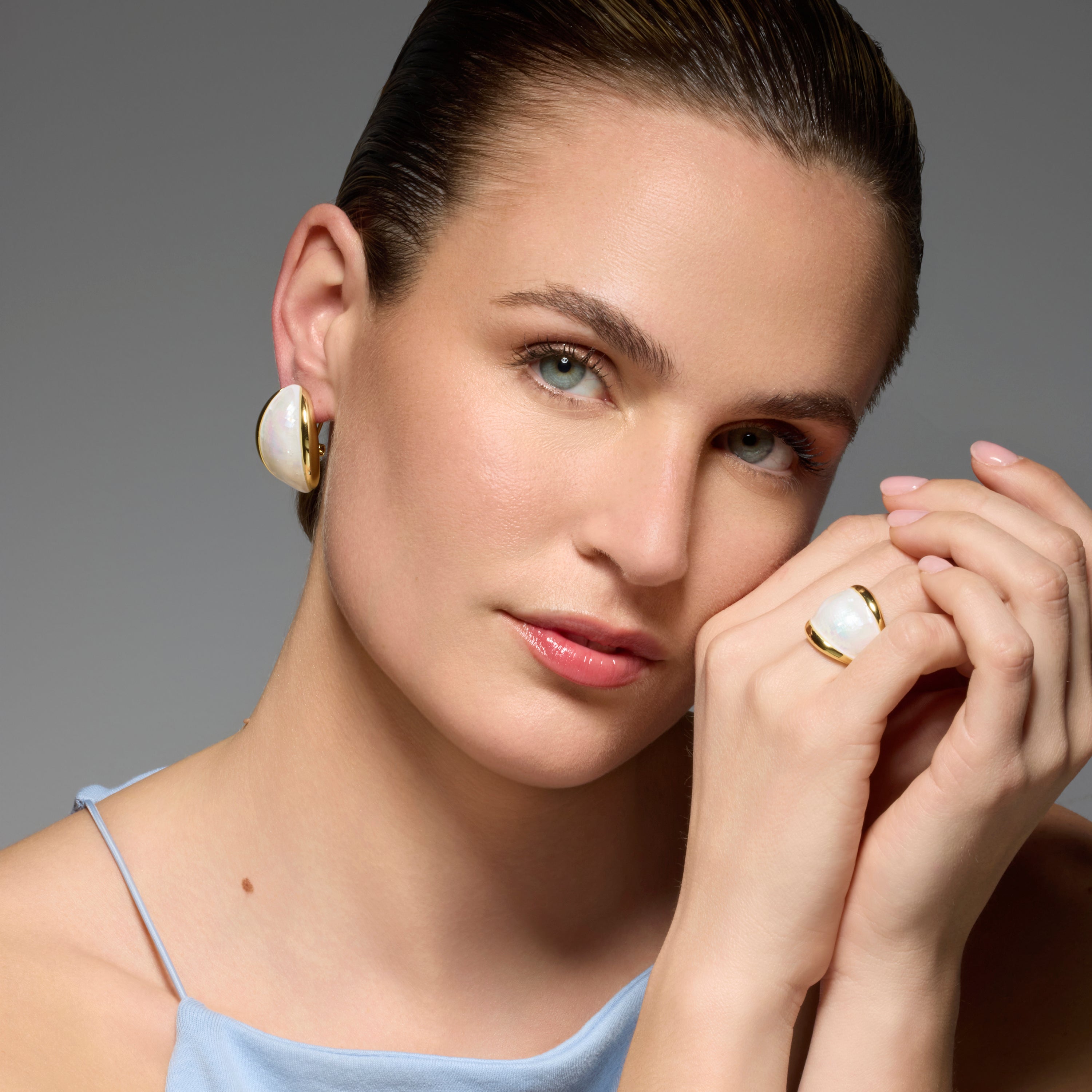 Ring aus 18k Gelbgold und weißer Perlmutt - Lingo