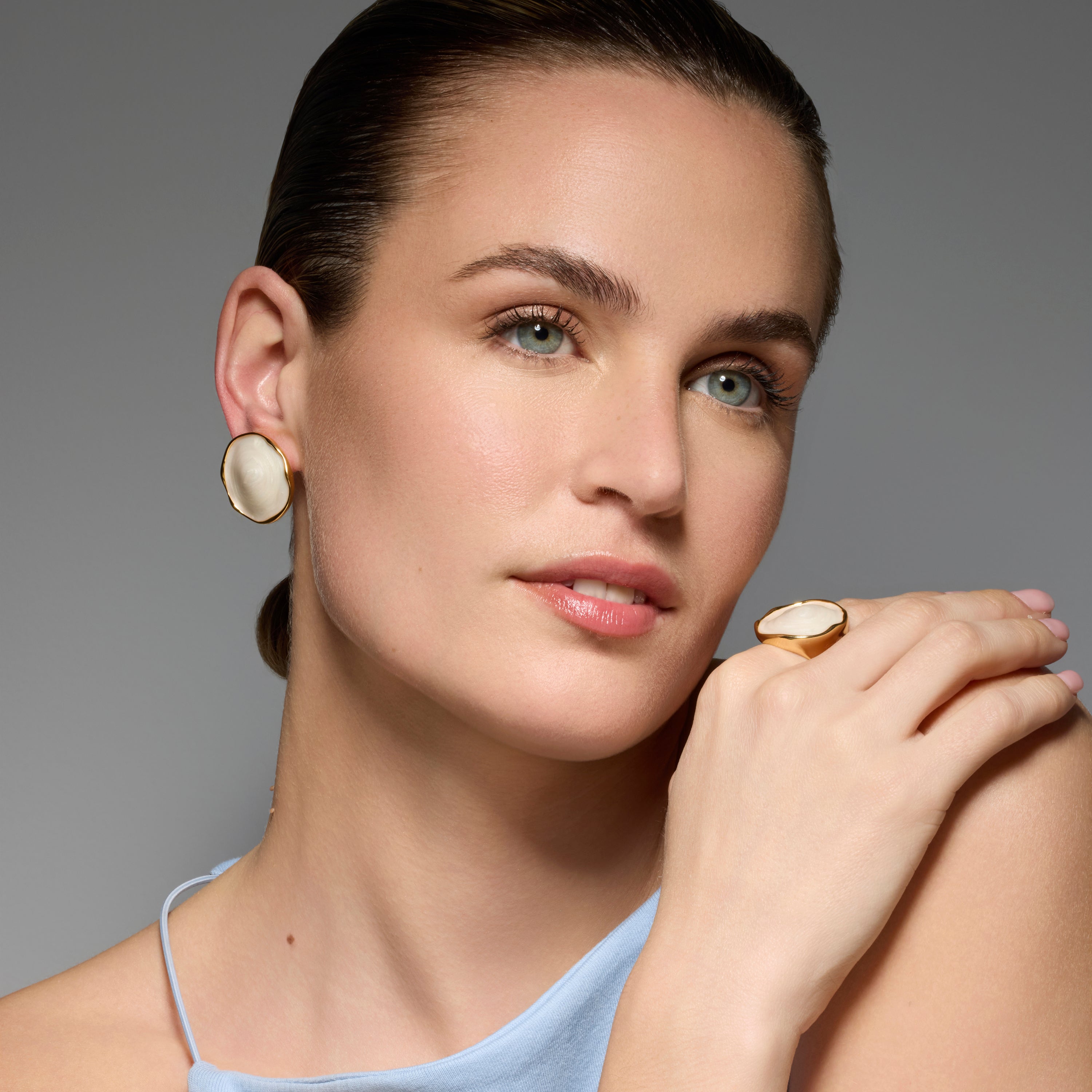 Anillo acabado oro amarillo de 18k y Lacado Blanco - Huldio