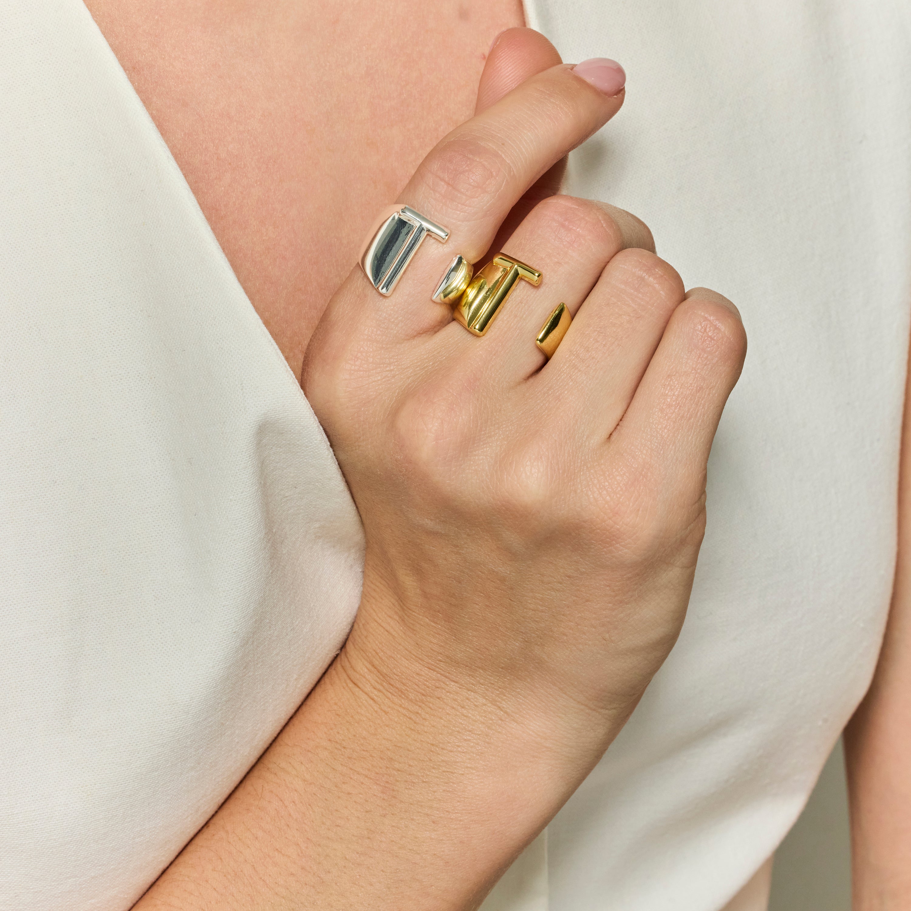 Anillo acabado oro amarillo 18k - Alphabet