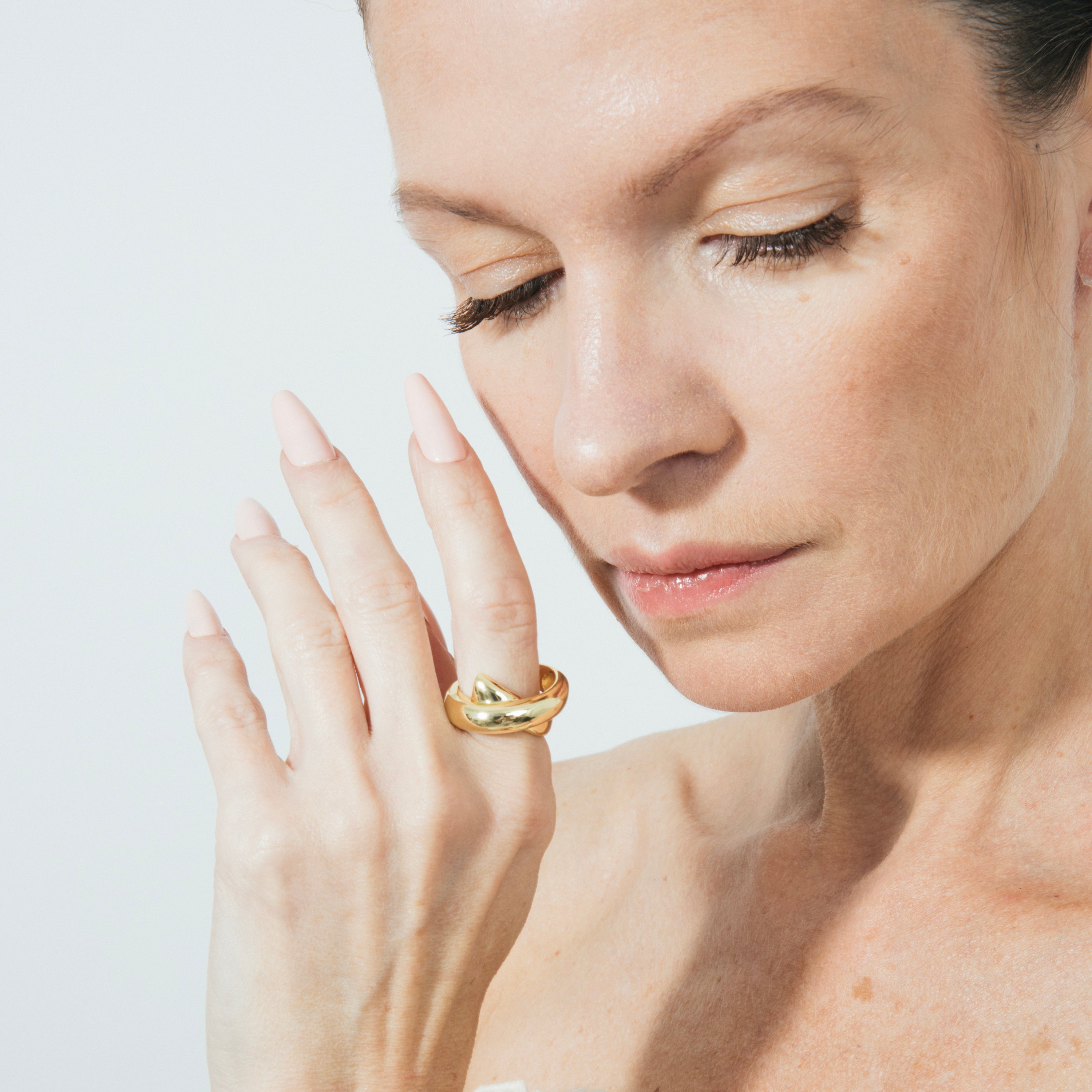 Anillo acabado en oro amarillo de 18k - Nacui